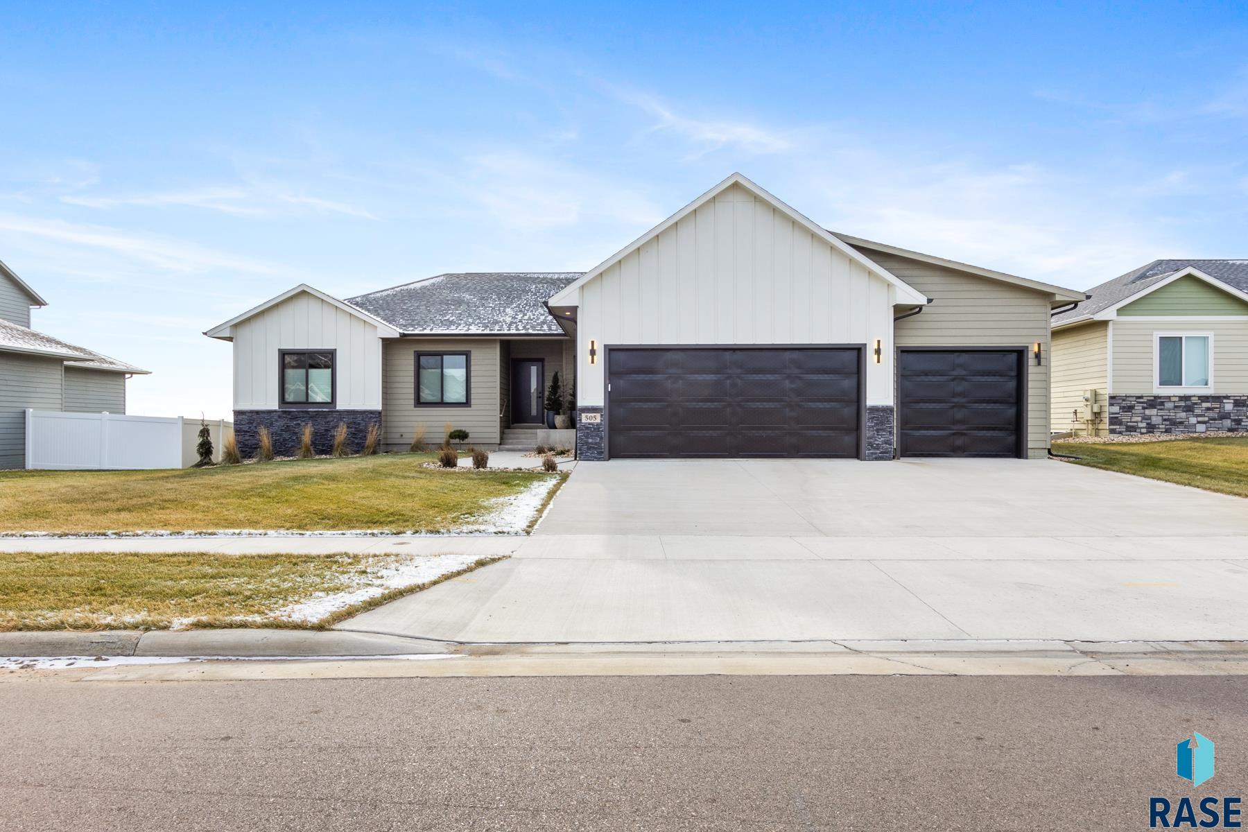 505 E Mary Moore Dr