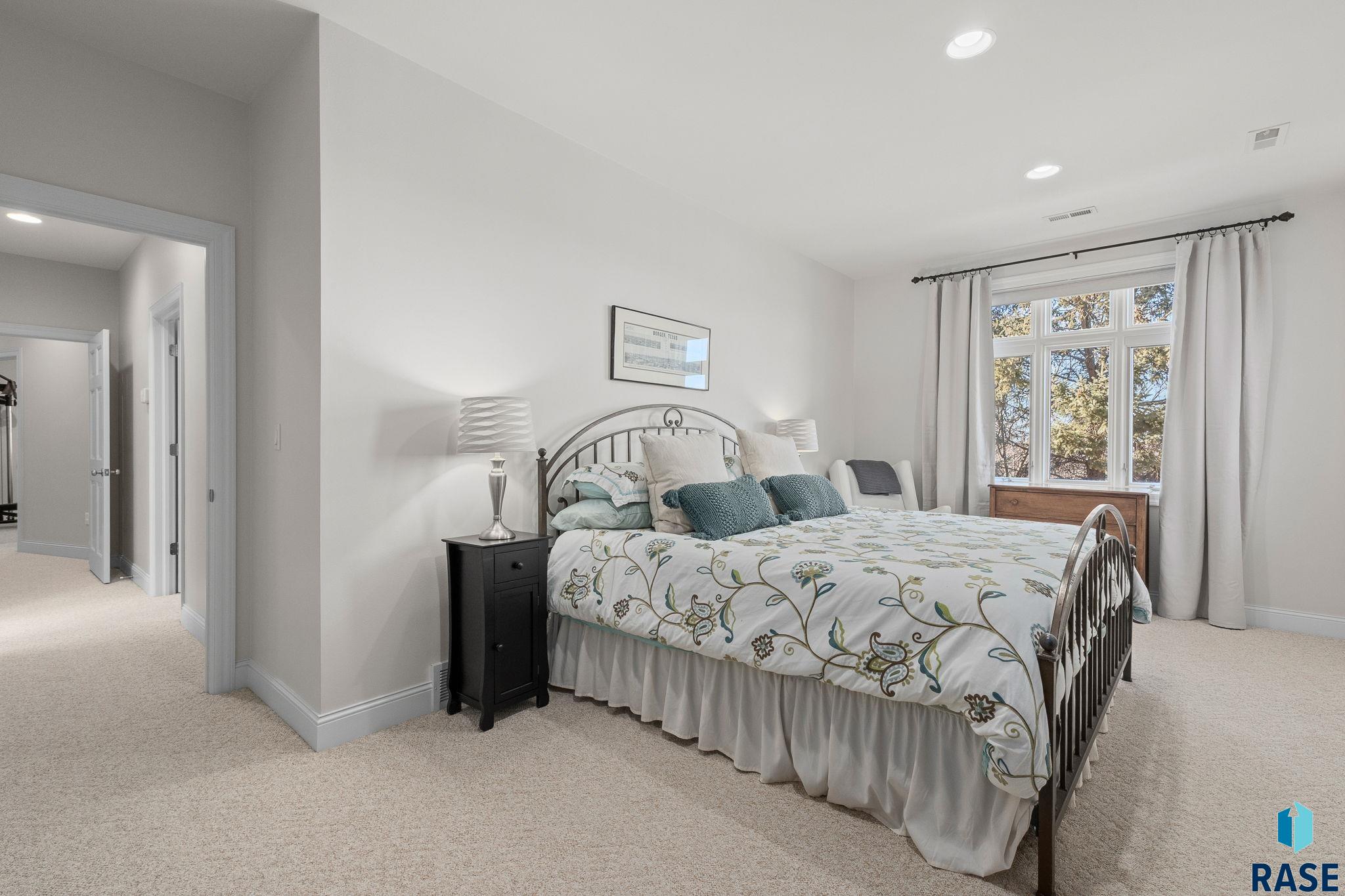 4701 S Sundance Cir