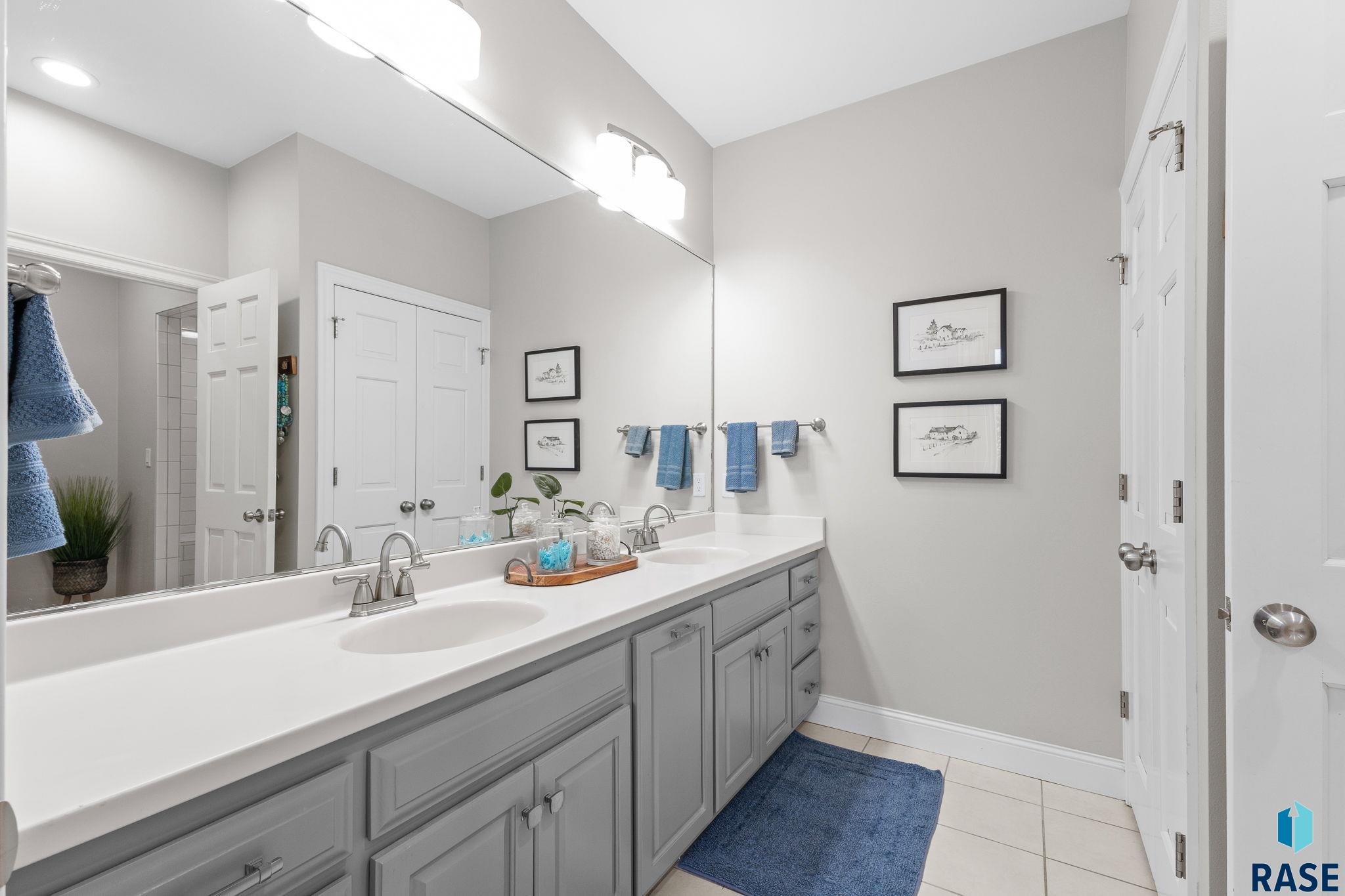 4701 S Sundance Cir