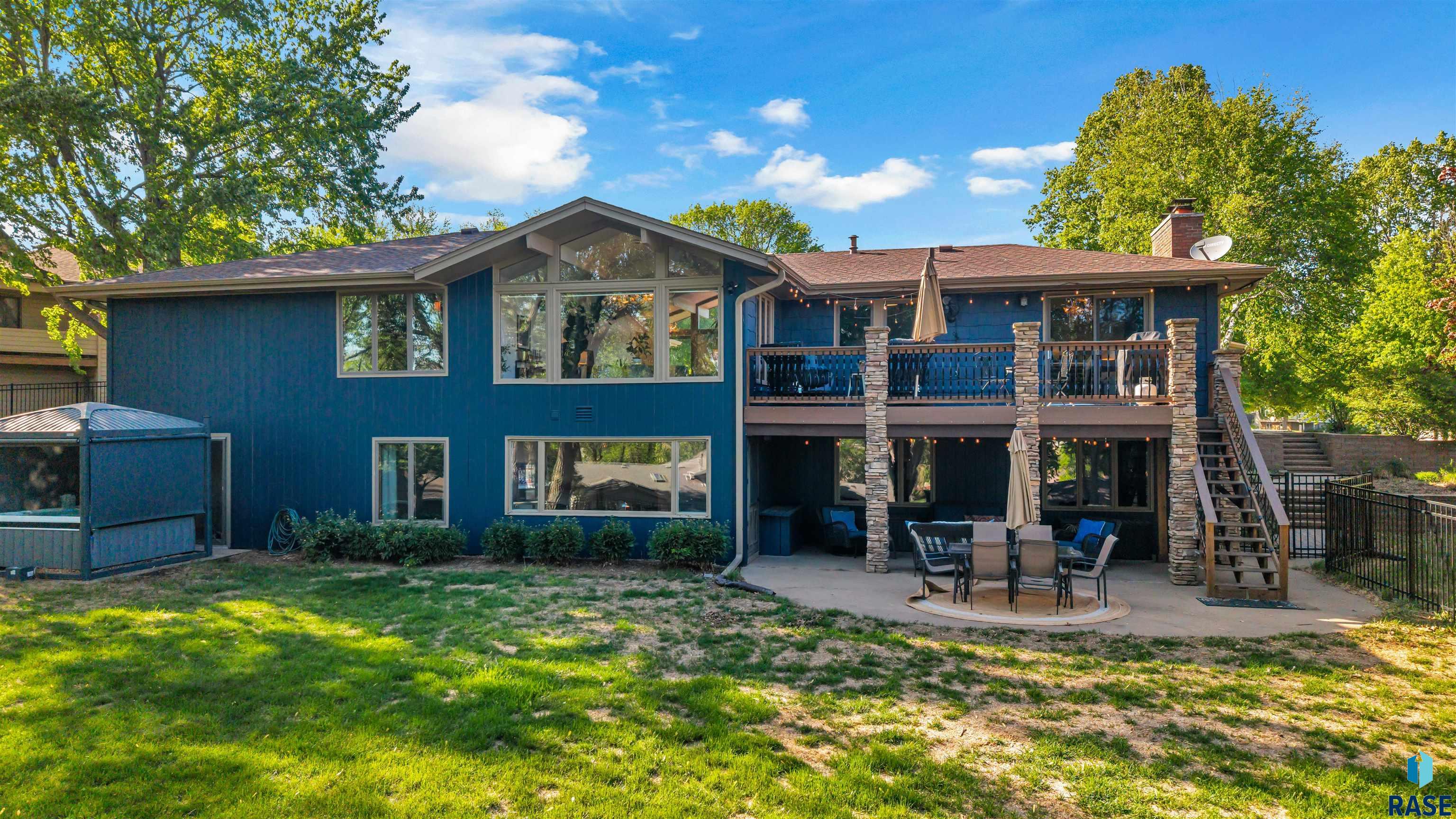 1013 E Ridge Rd