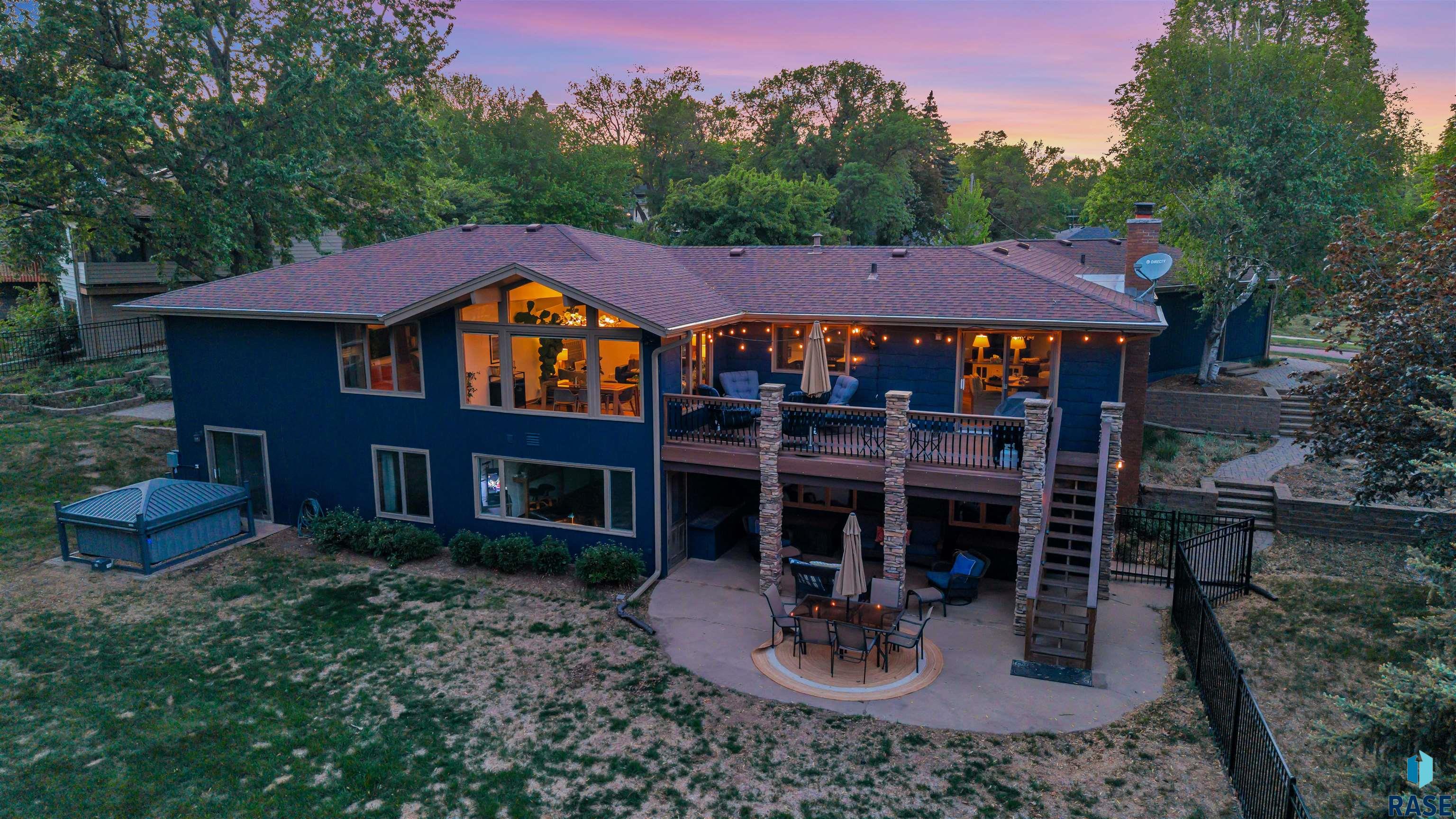 1013 E Ridge Rd