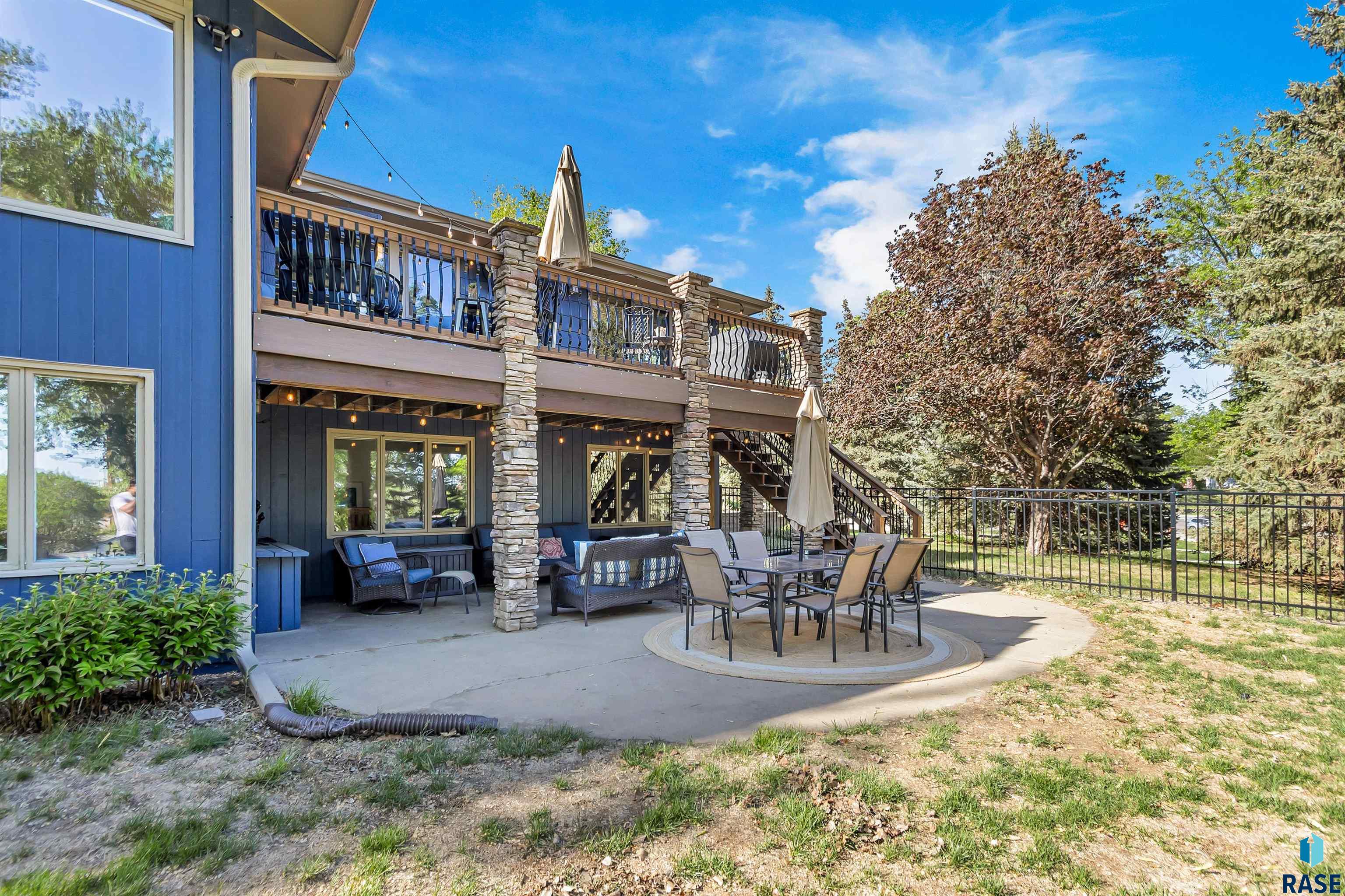 1013 E Ridge Rd