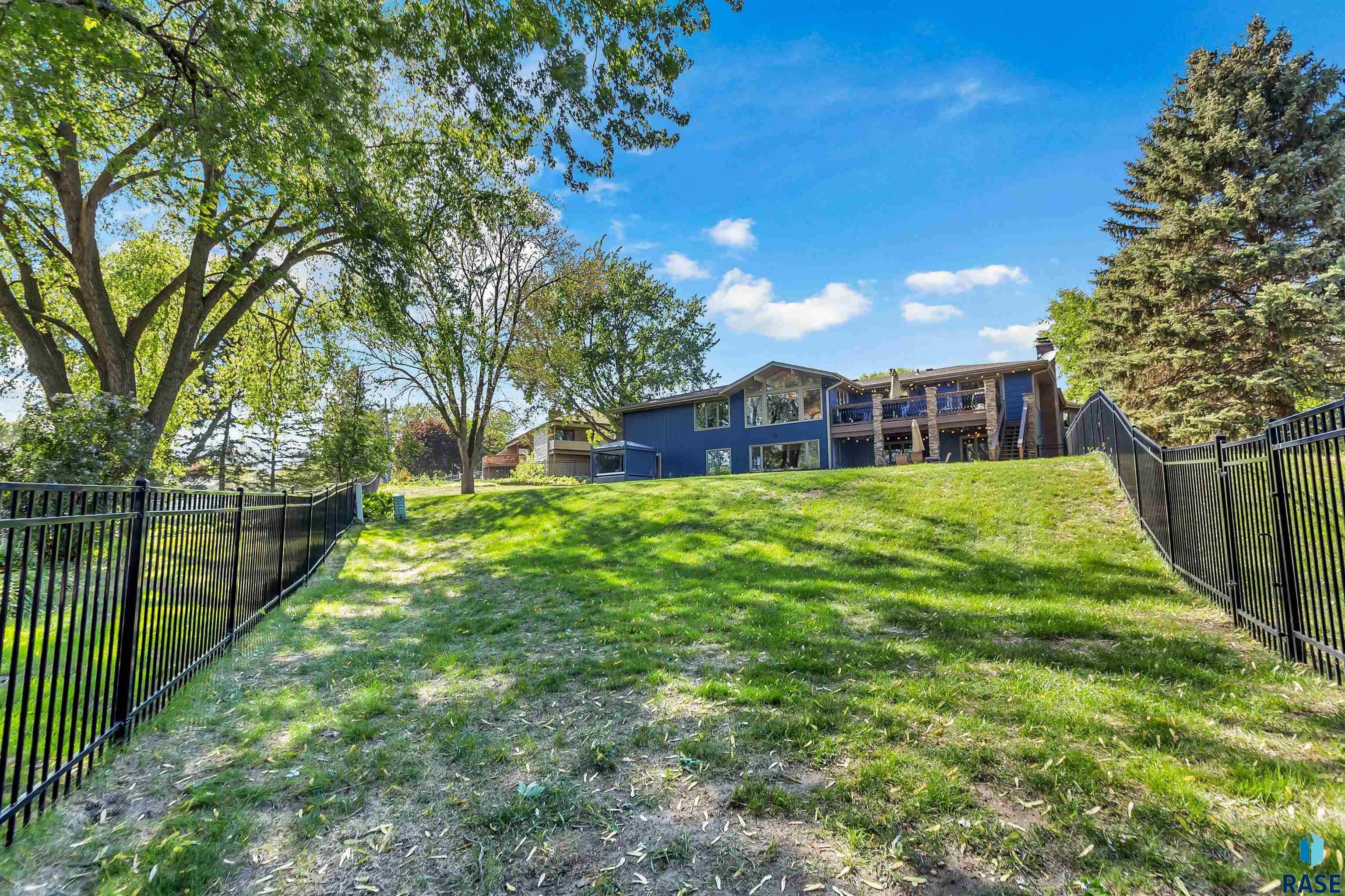 1013 E Ridge Rd