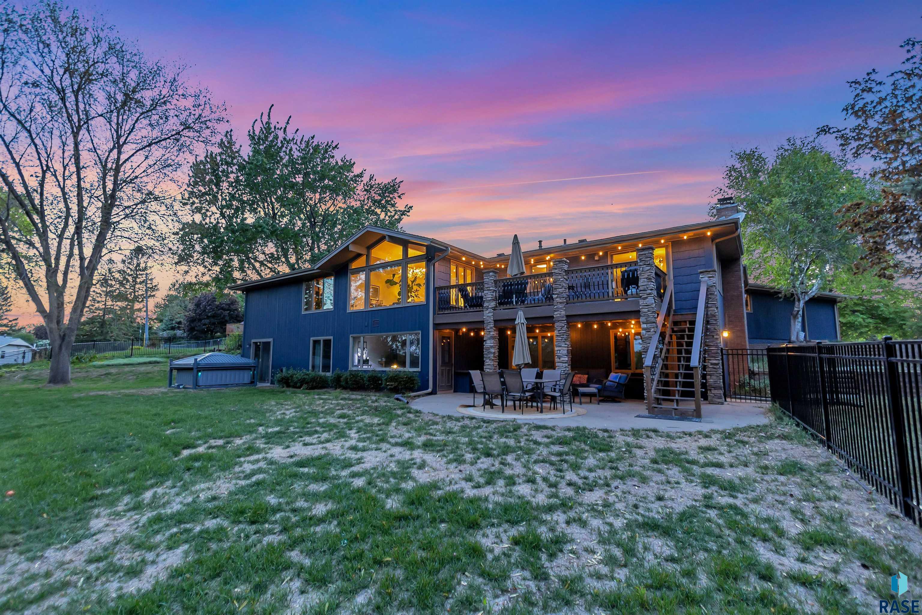 1013 E Ridge Rd