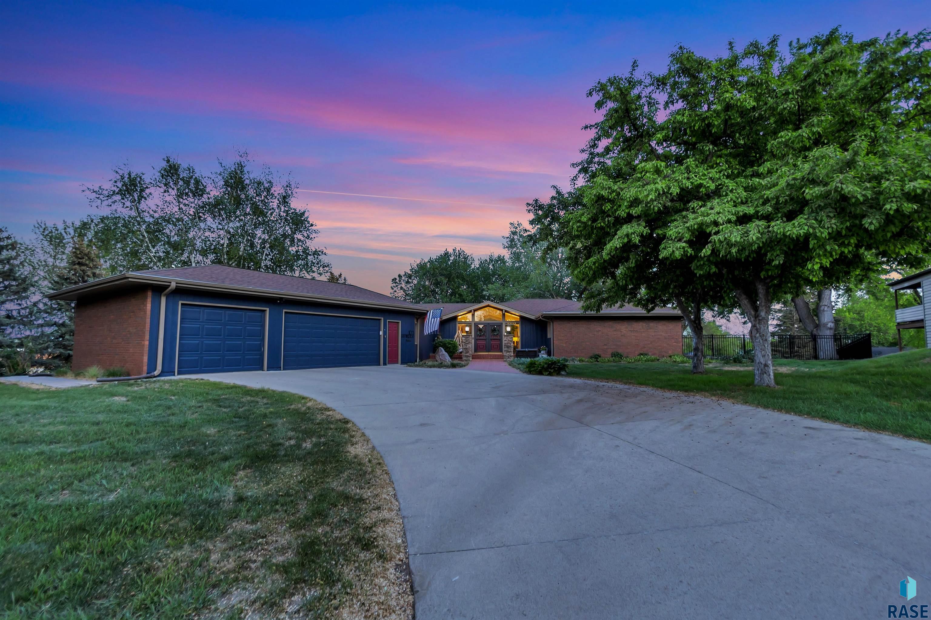 1013 E Ridge Rd