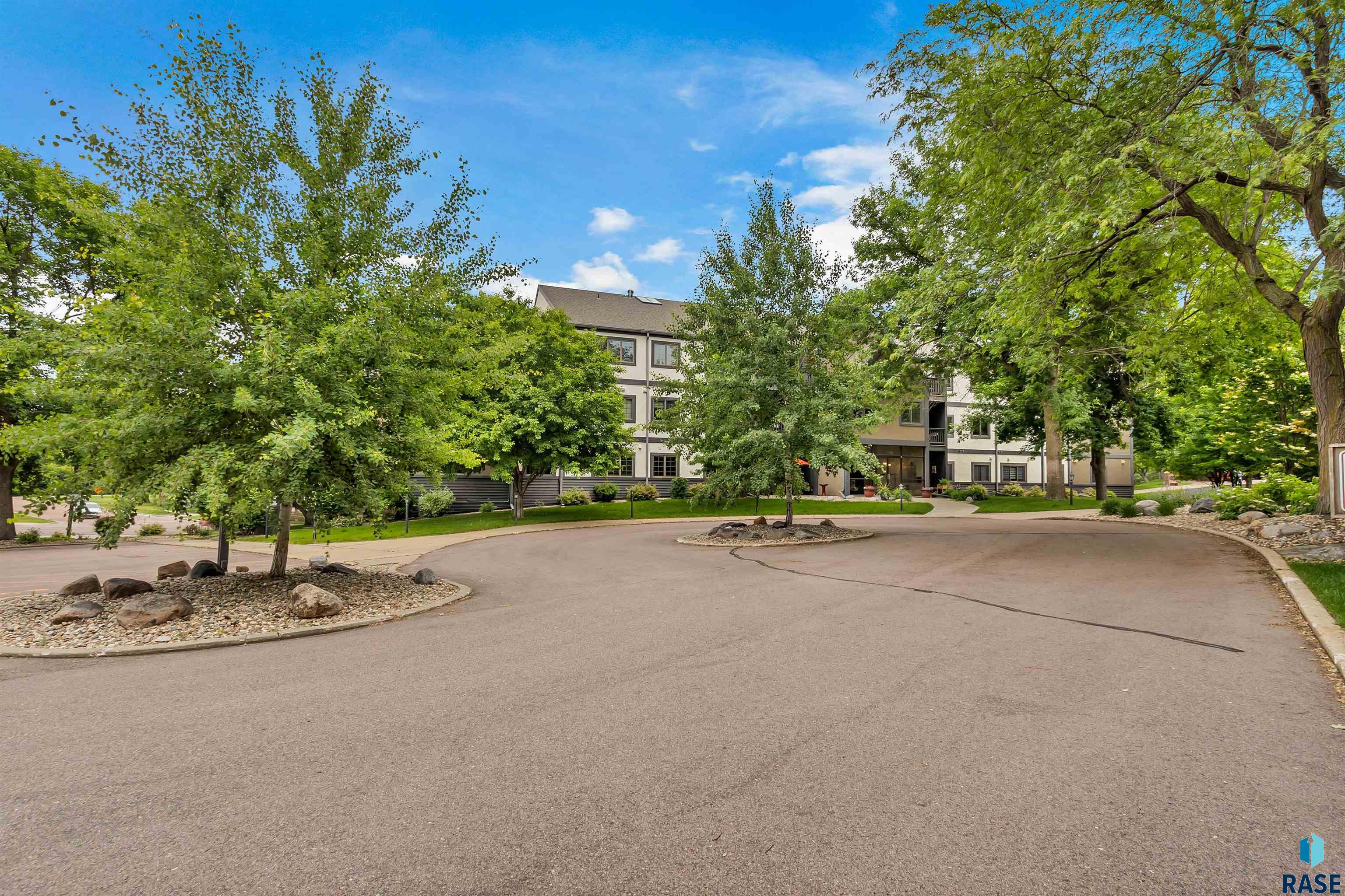 4220 S Minnesota Ave Unit: 206