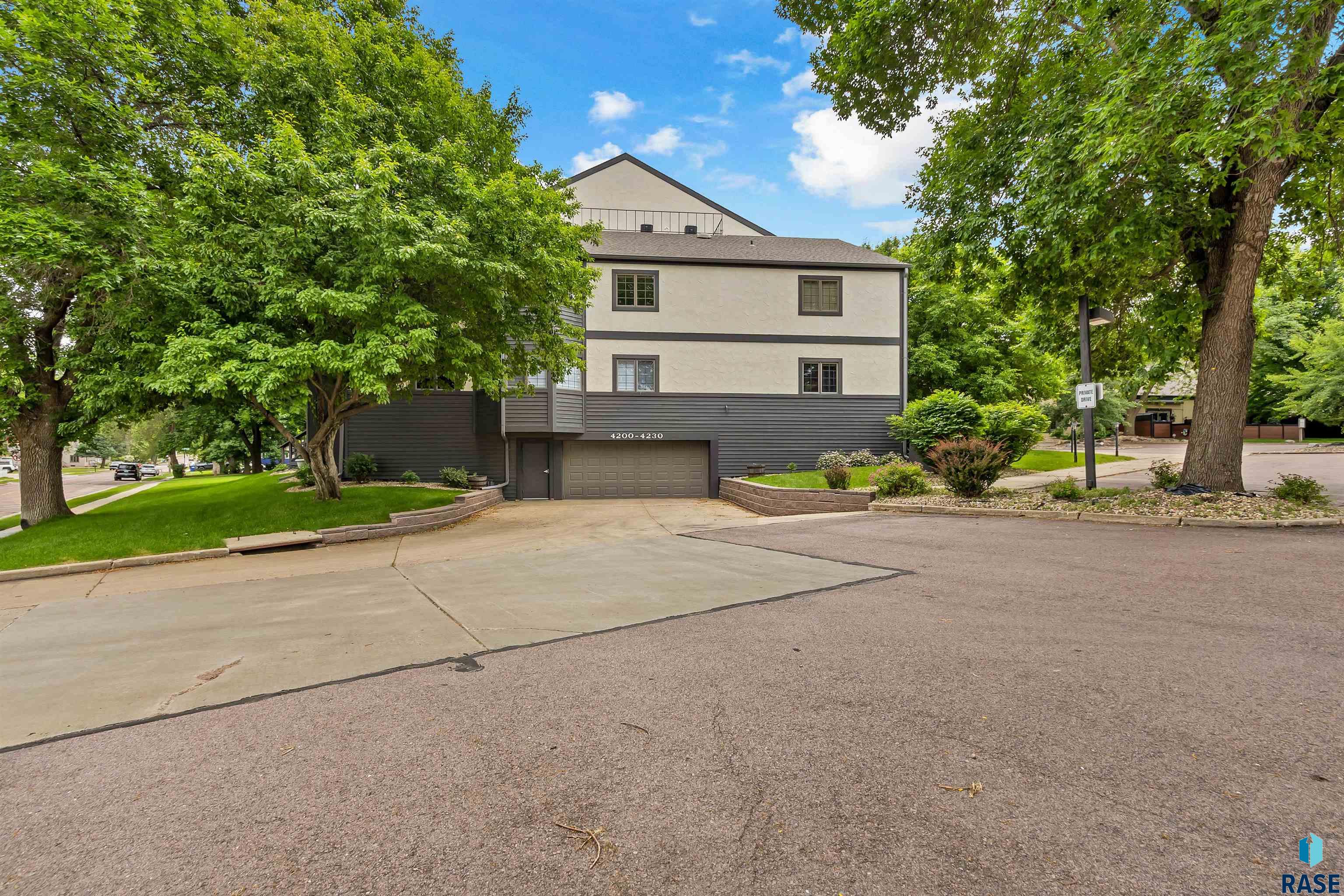 4220 S Minnesota Ave Unit: 206