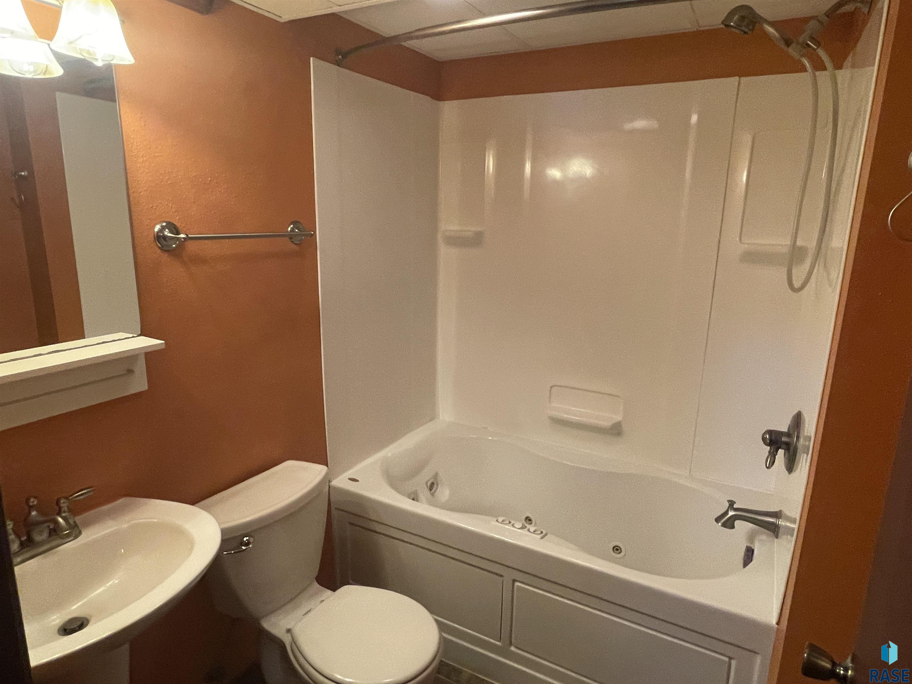 2204 S Fox Trl
