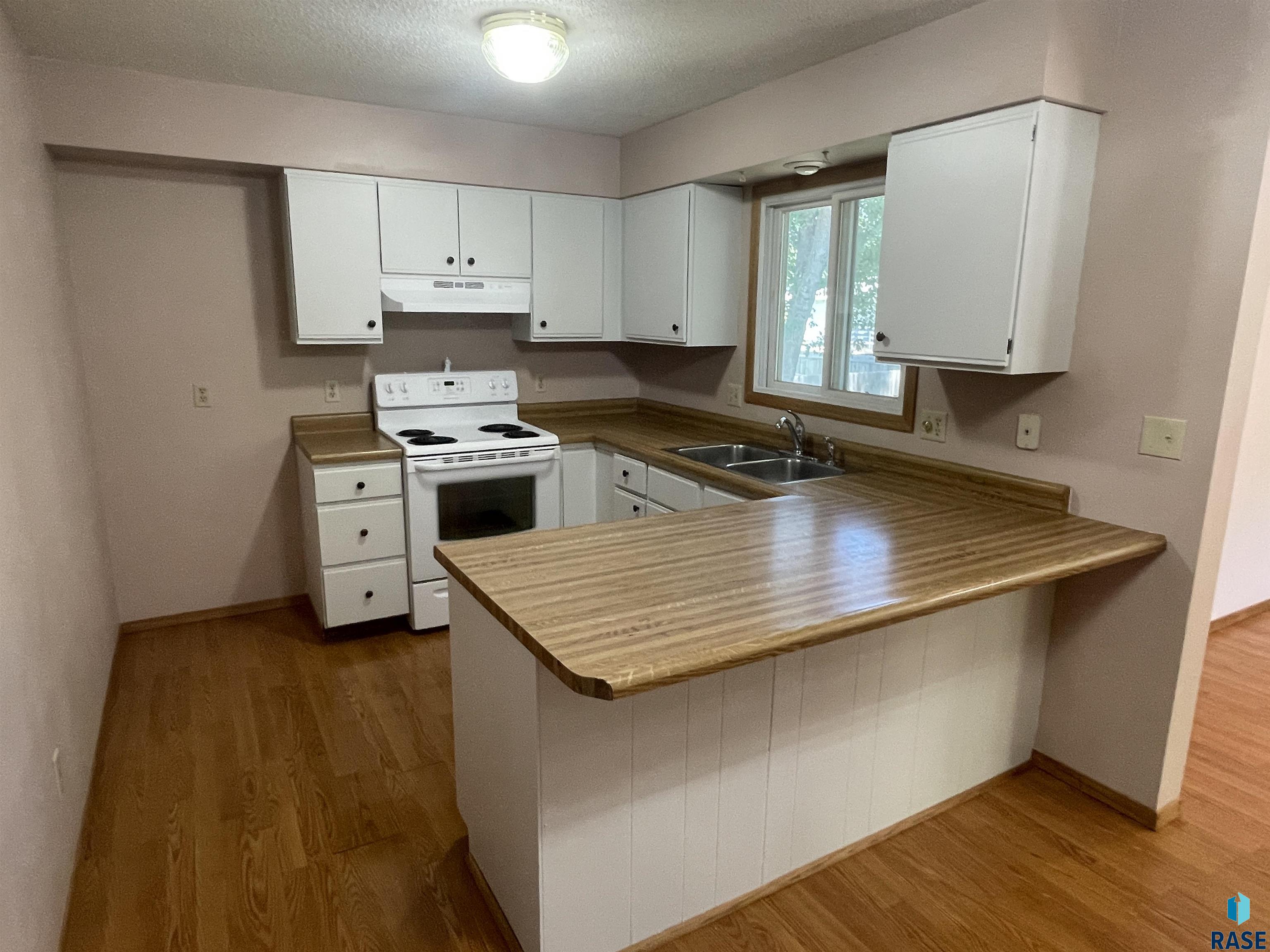 2204 S Fox Trl