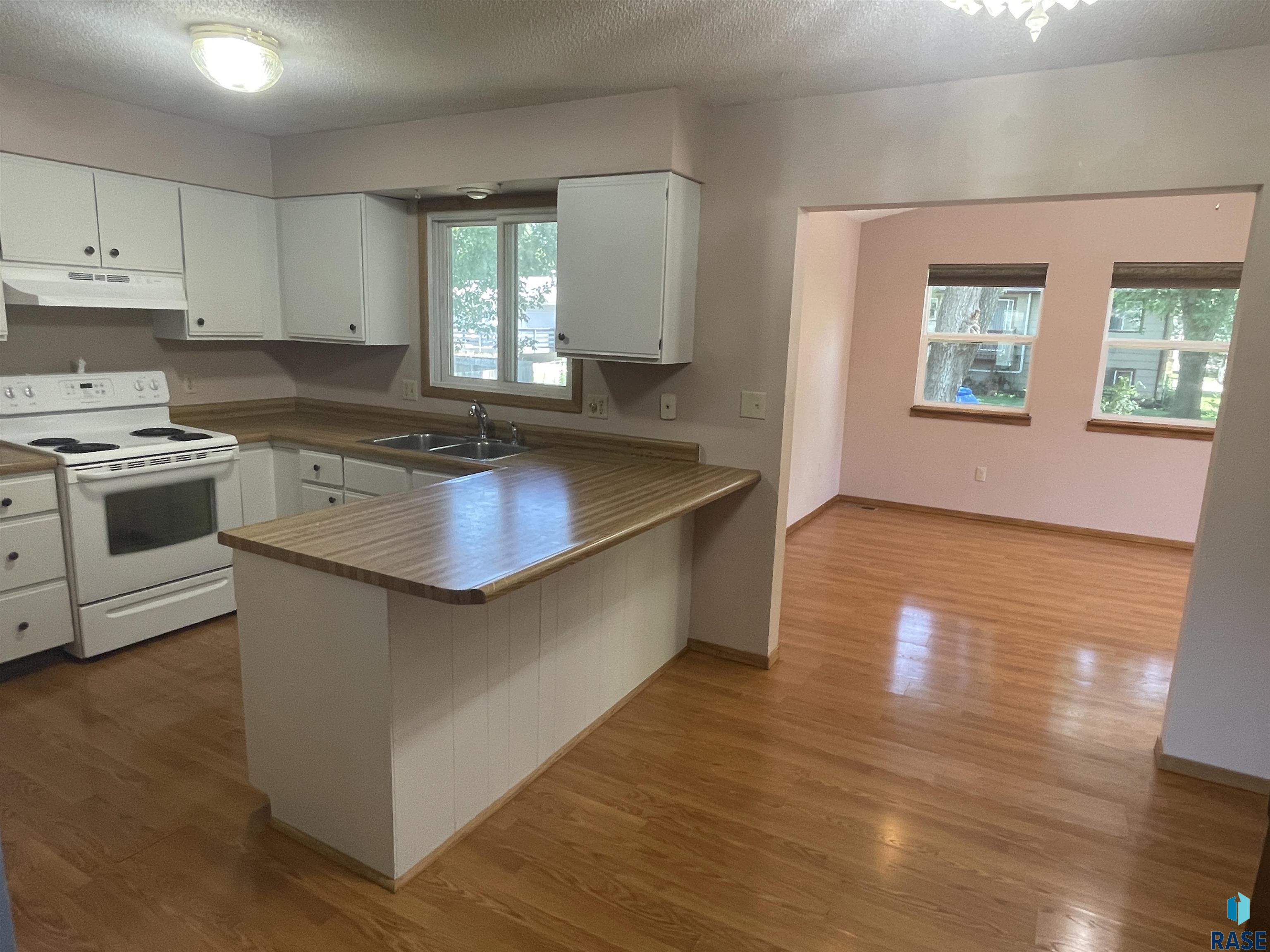 2204 S Fox Trl