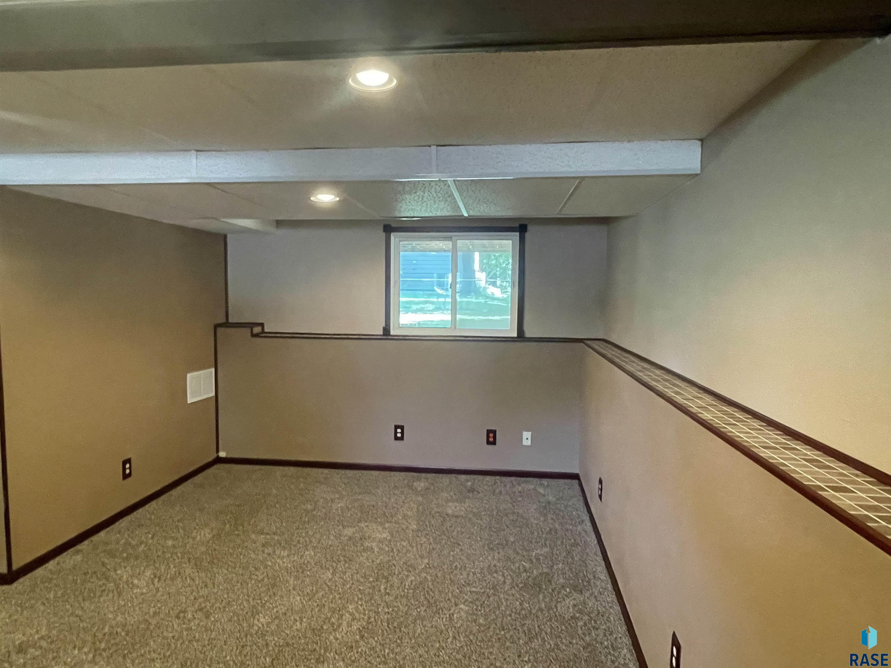 2204 S Fox Trl
