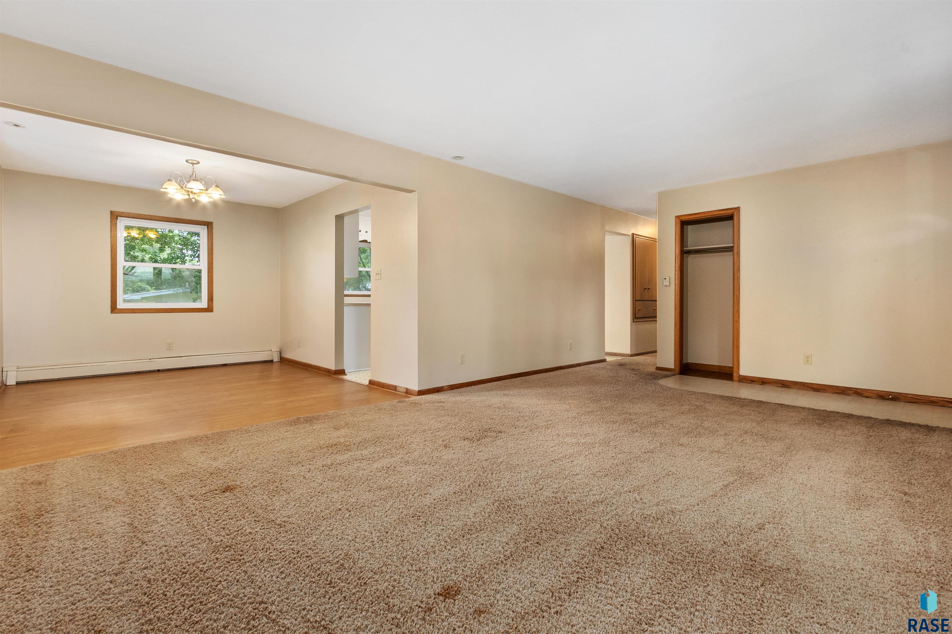 1070 Circle Dr