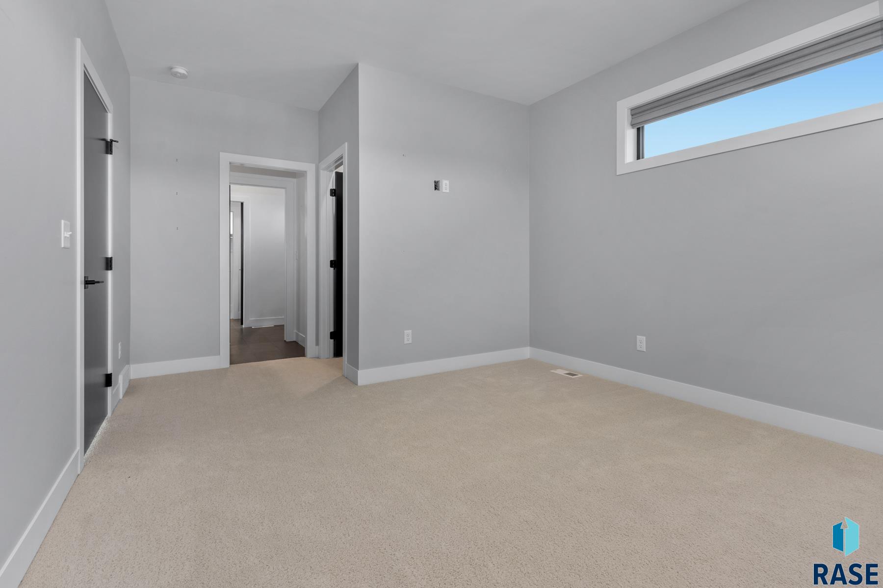 112 N Harvest Hill Cir