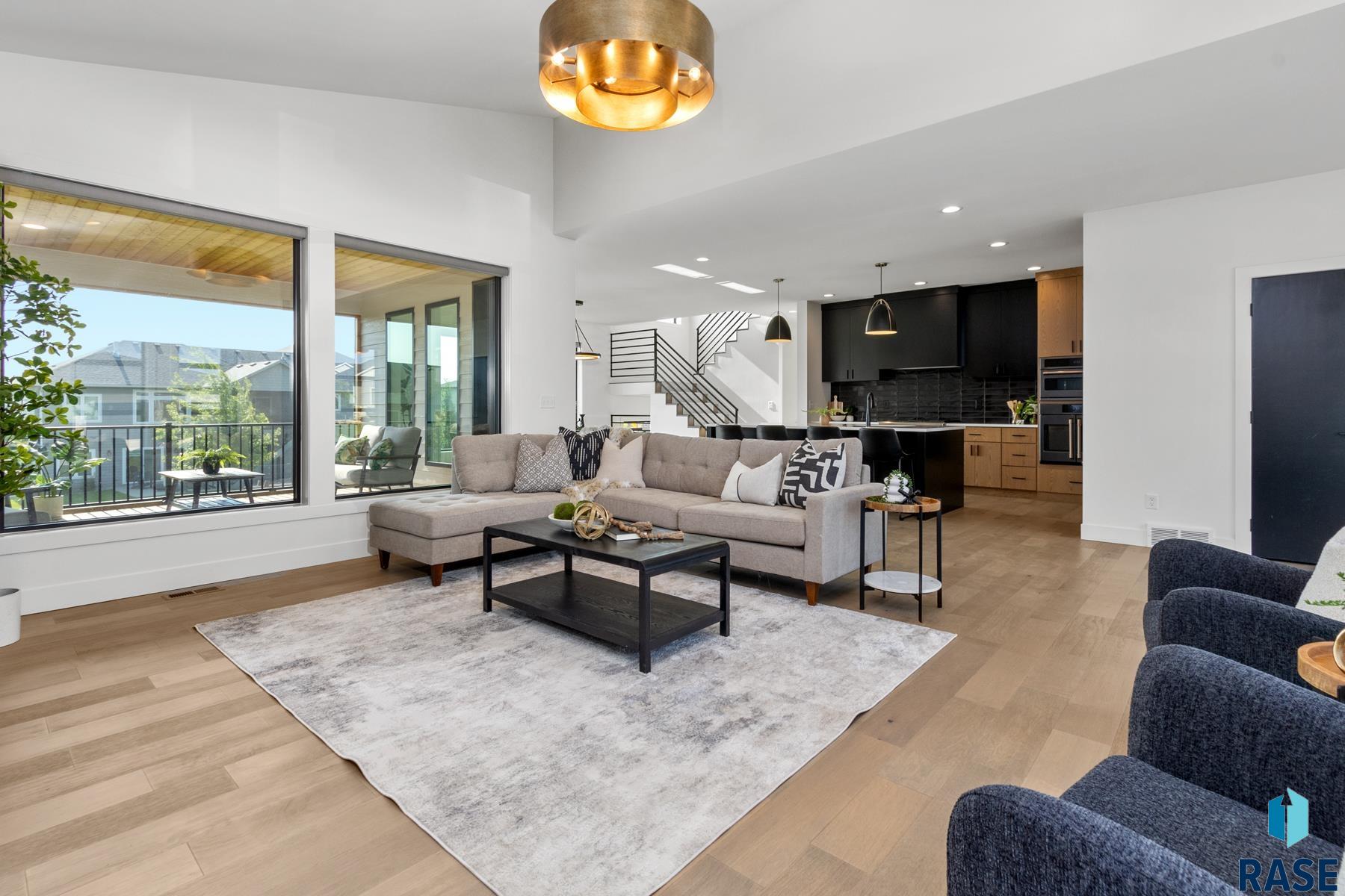 112 N Harvest Hill Cir