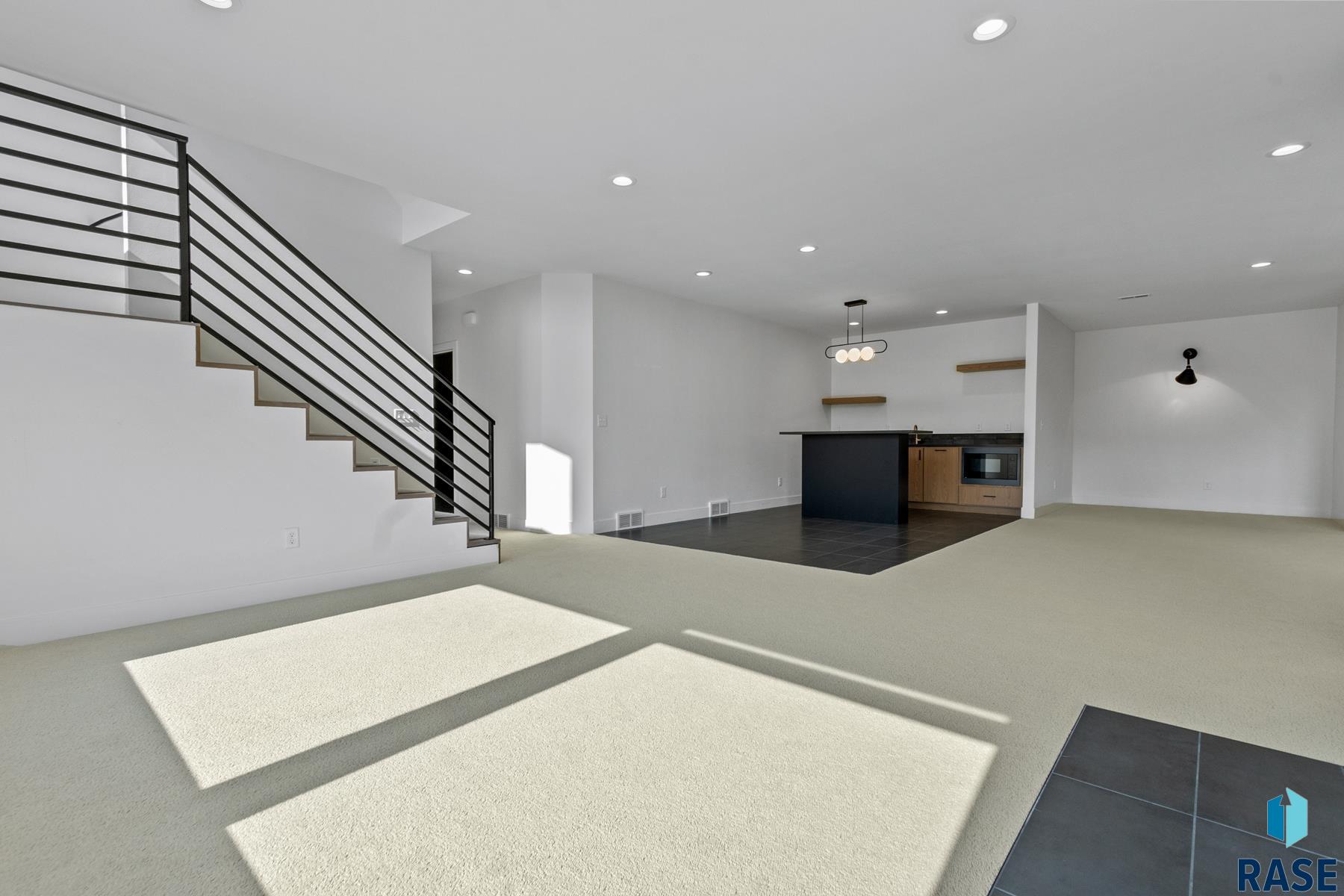 112 N Harvest Hill Cir