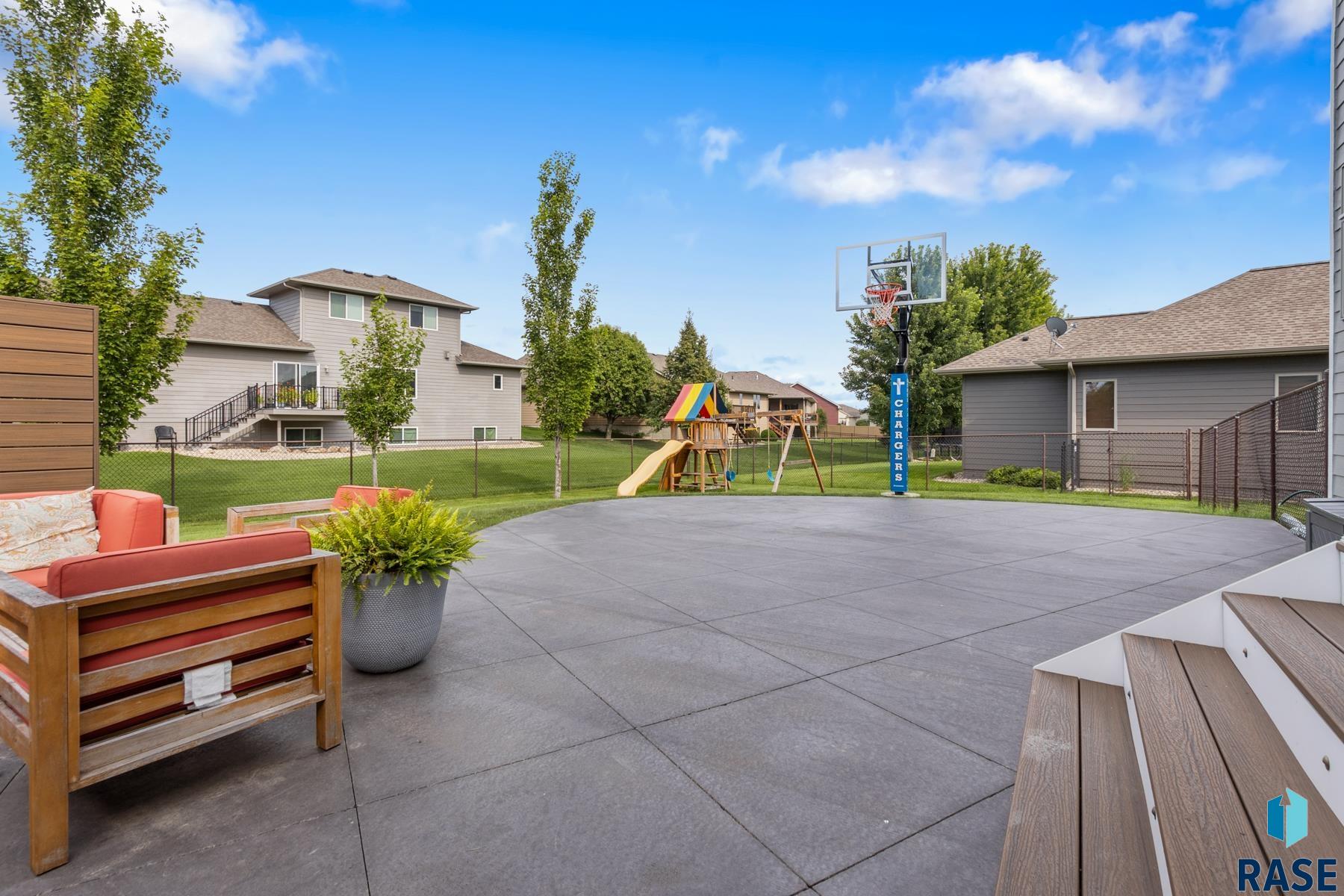 8204 S Grass Creek Dr