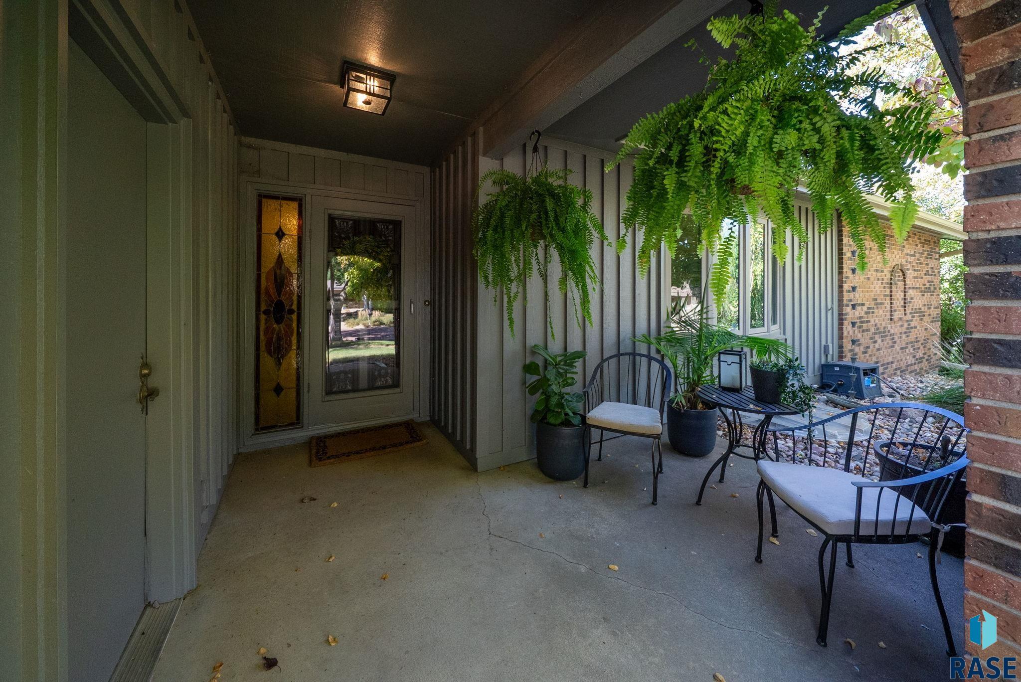 505 E Sunnybrook Dr