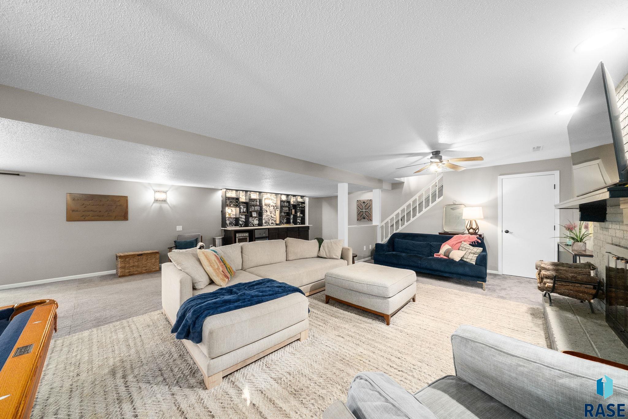 505 E Sunnybrook Dr