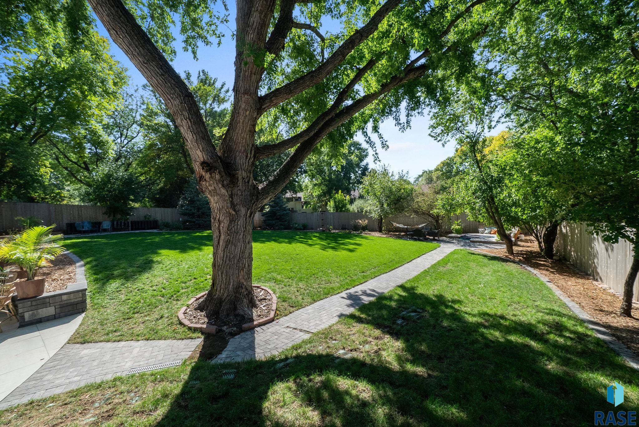 505 E Sunnybrook Dr