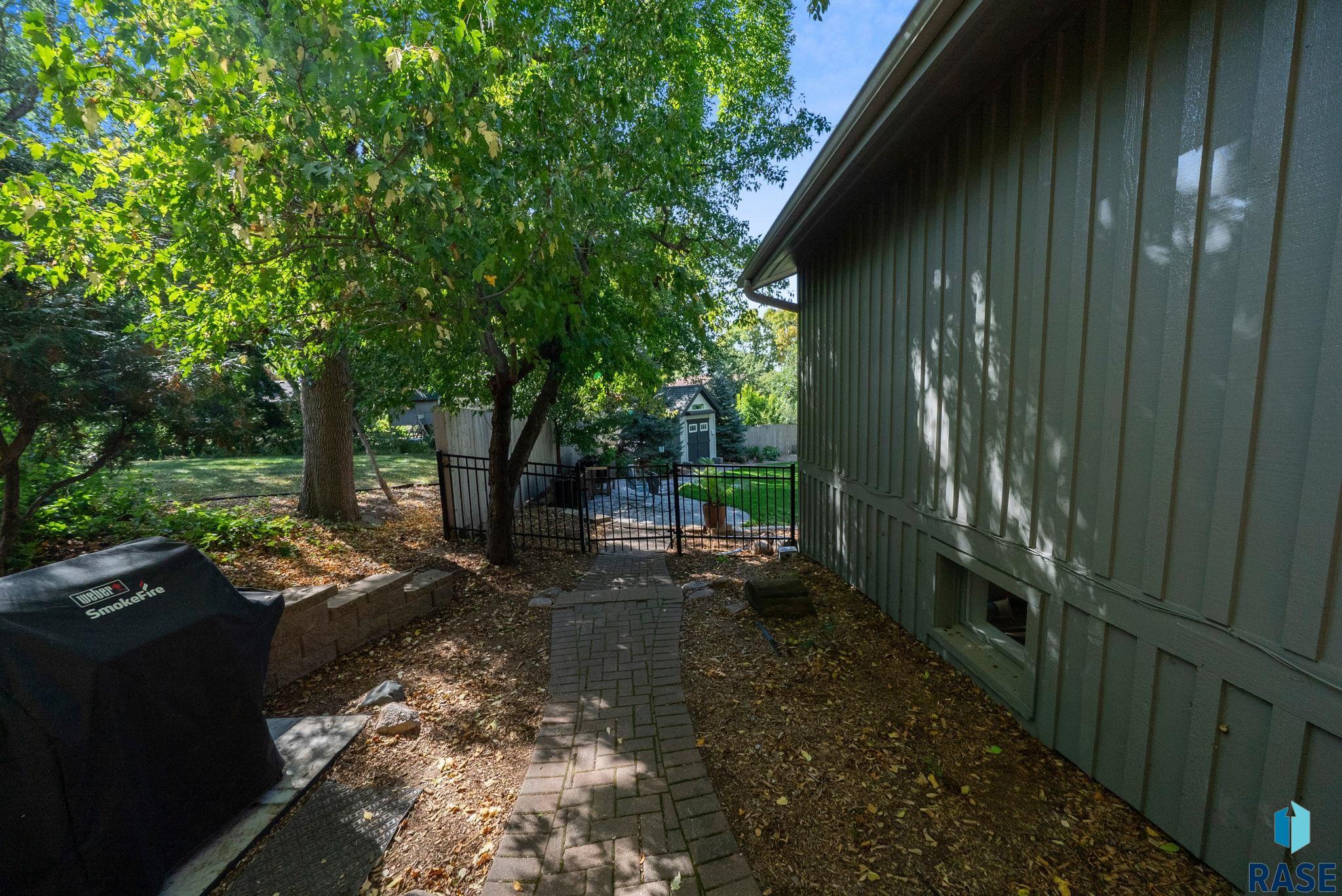 505 E Sunnybrook Dr