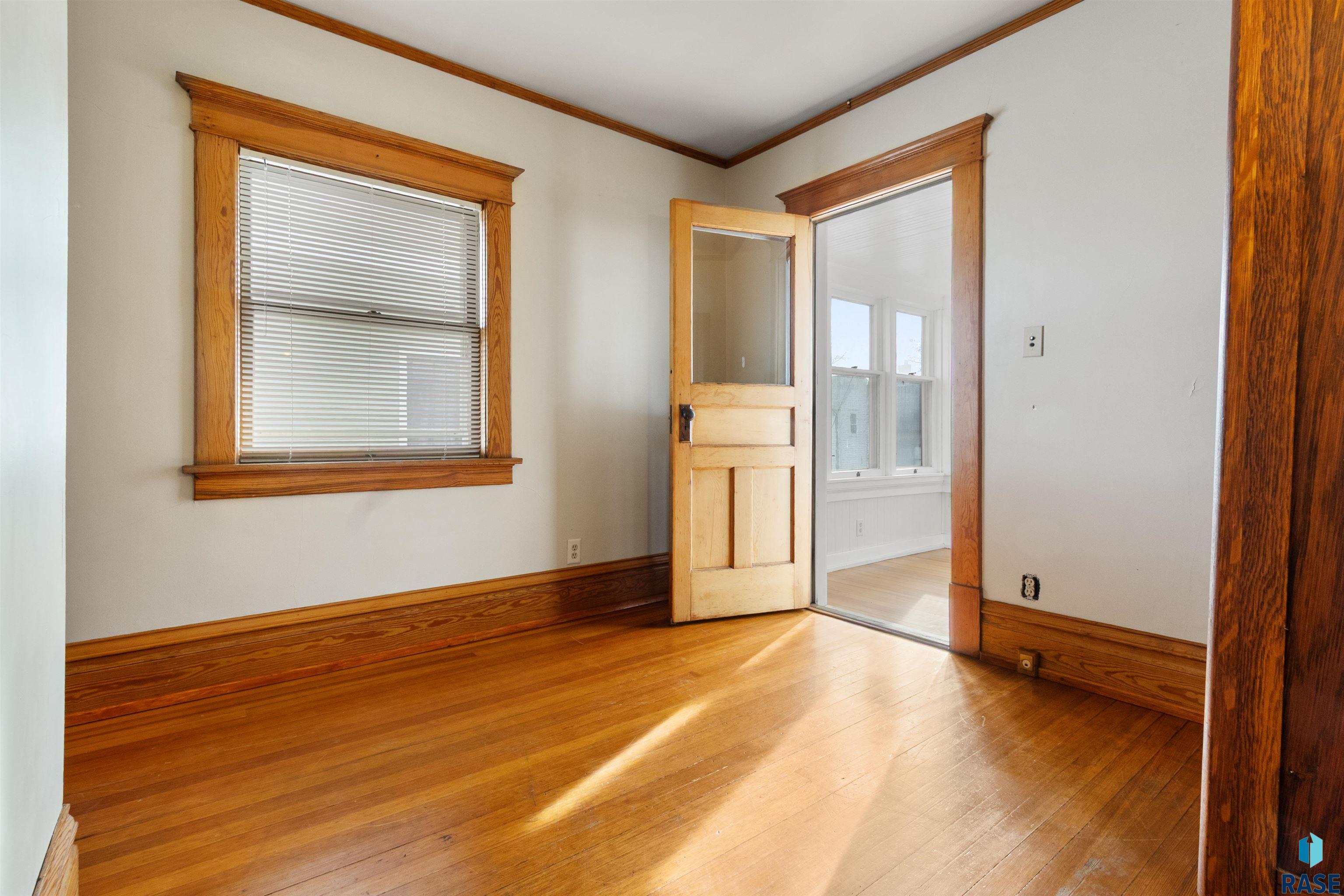 215 E 14th St