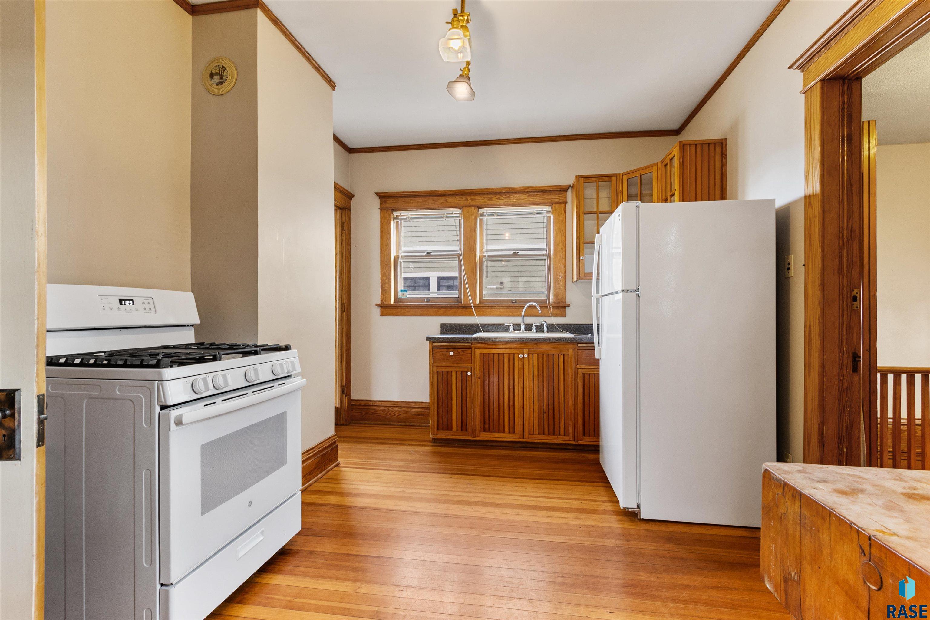 215 E 14th St