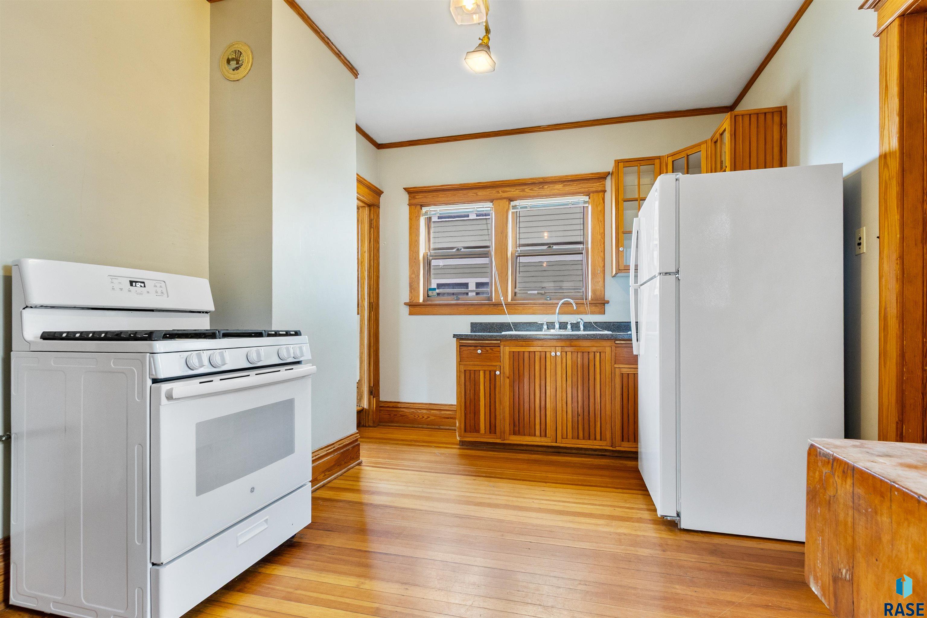 215 E 14th St