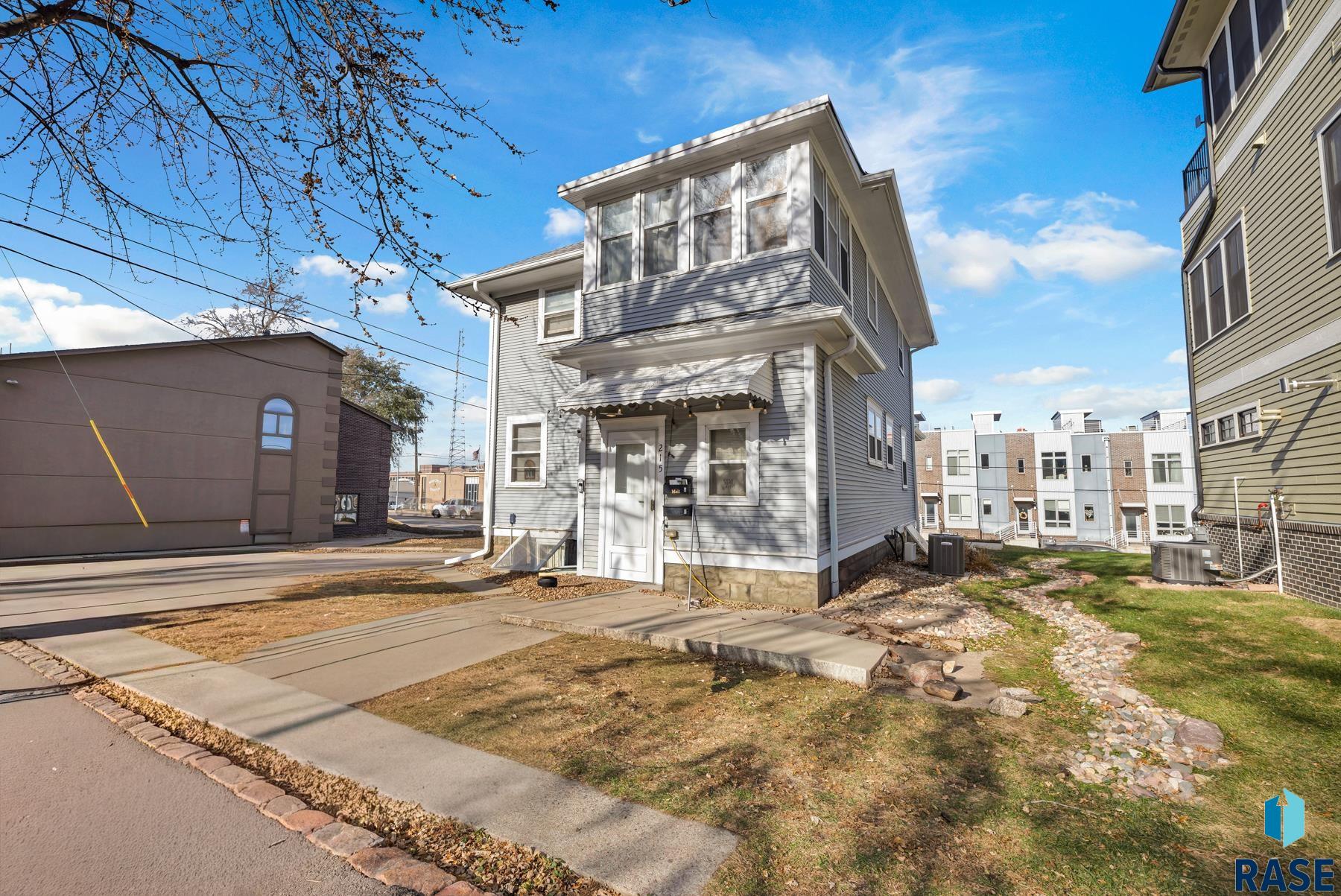 215 E 14th St