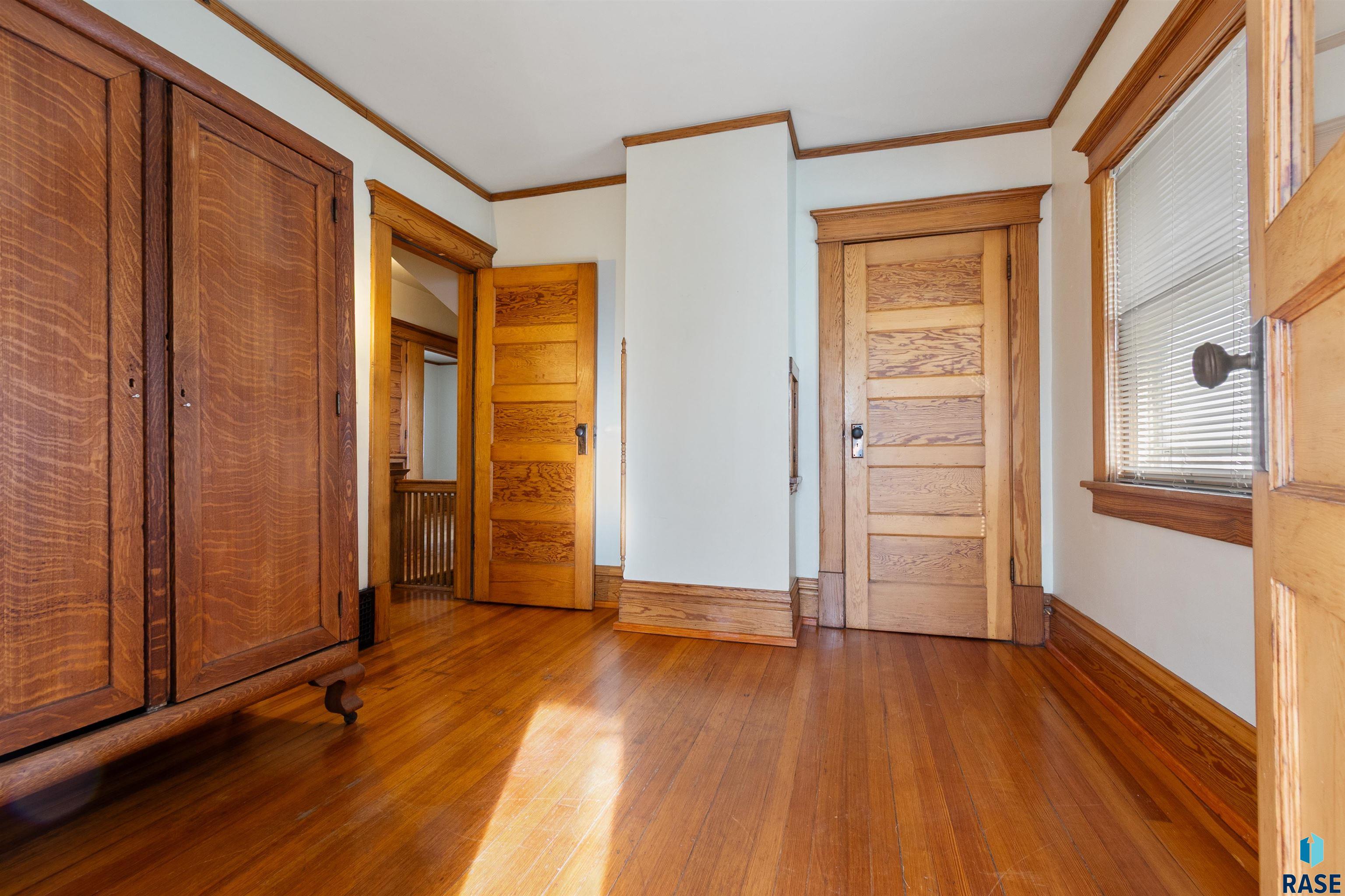 215 E 14th St