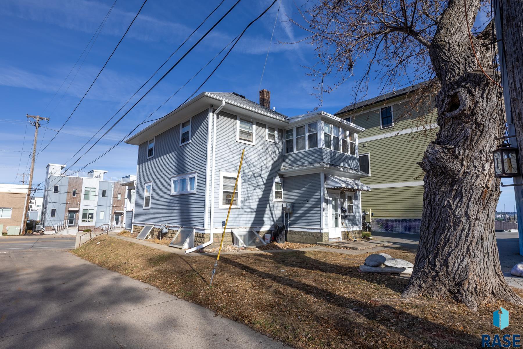 215 E 14th St