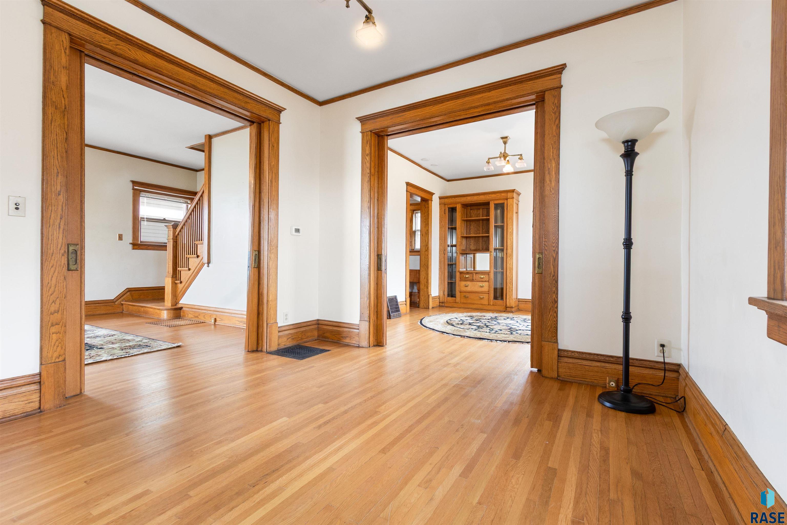 215 E 14th St