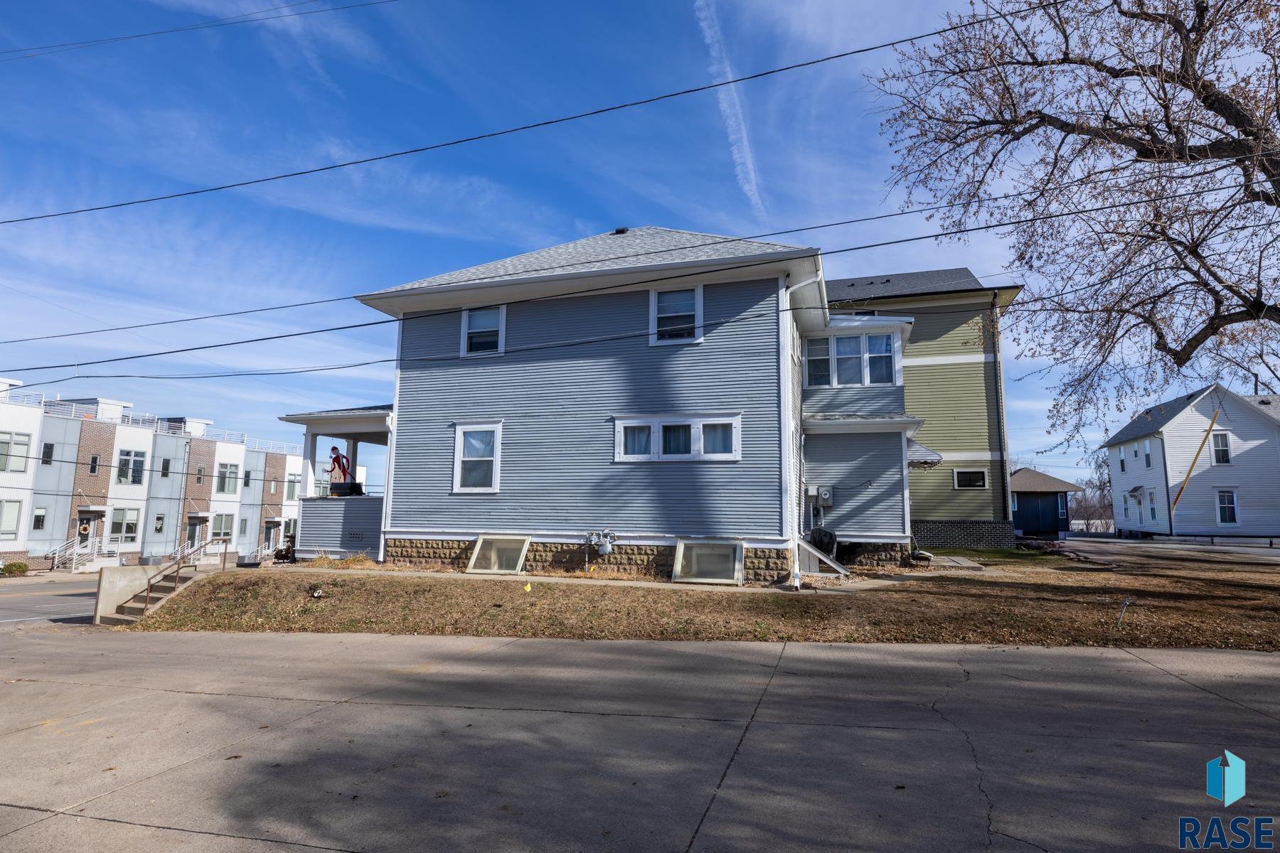215 E 14th St