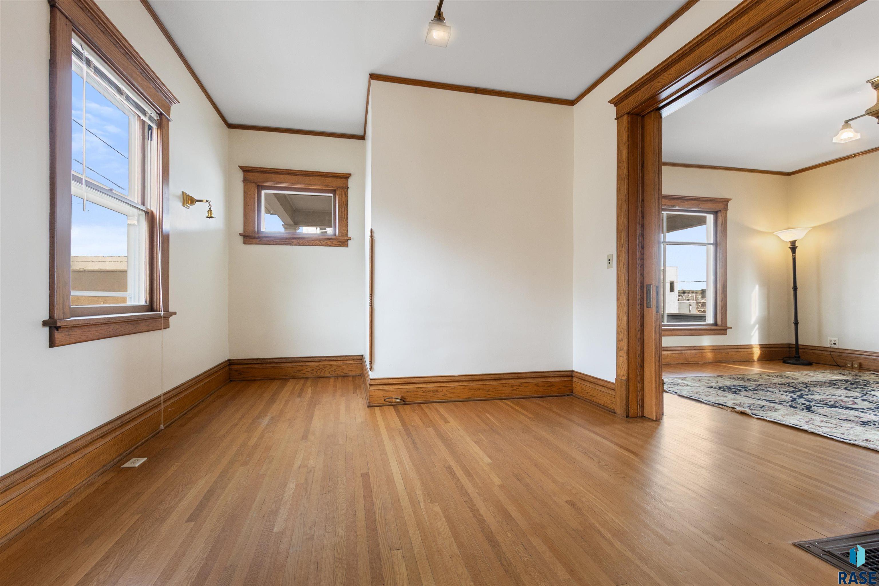 215 E 14th St