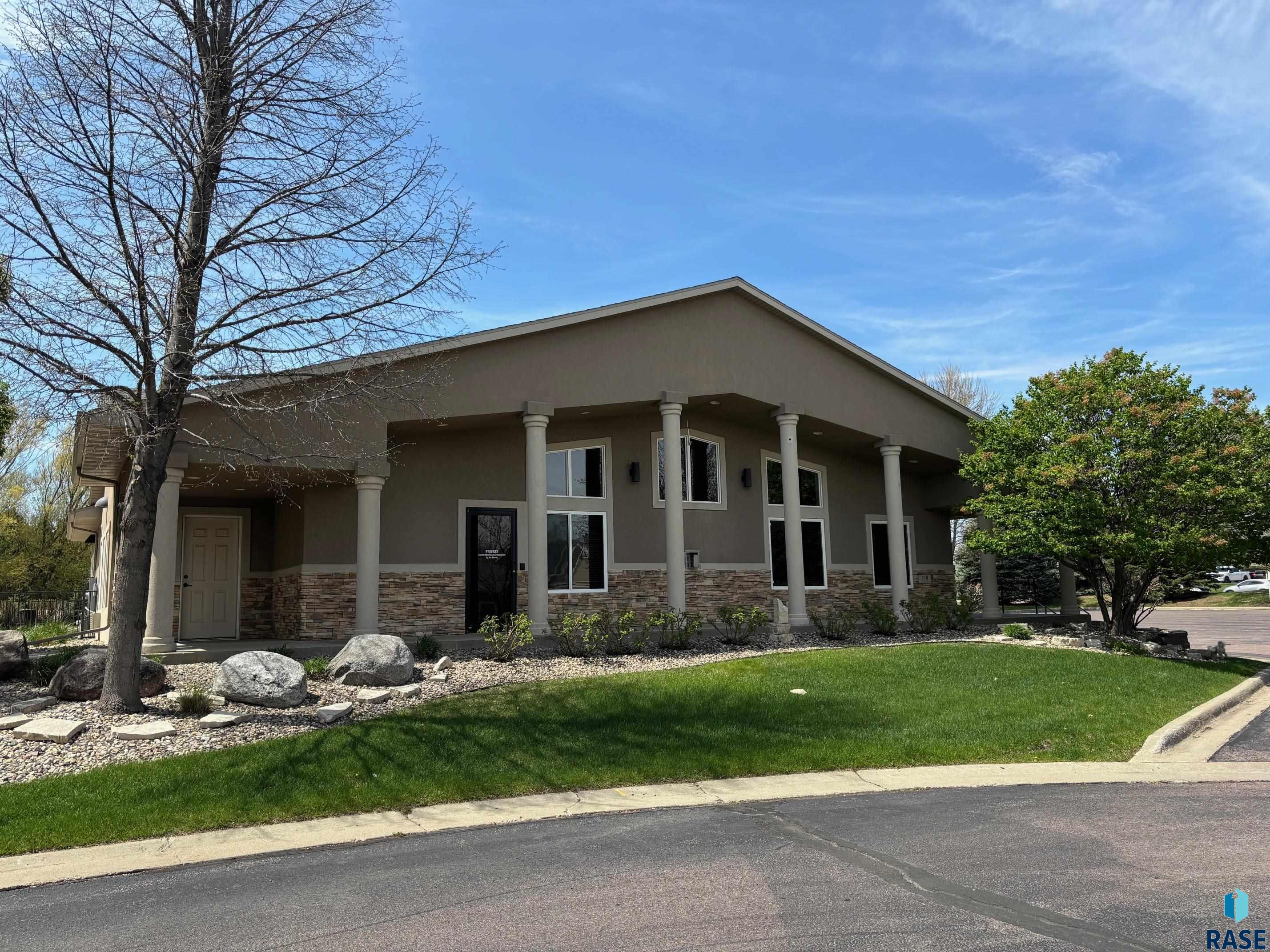 6405 S Vintage Pl