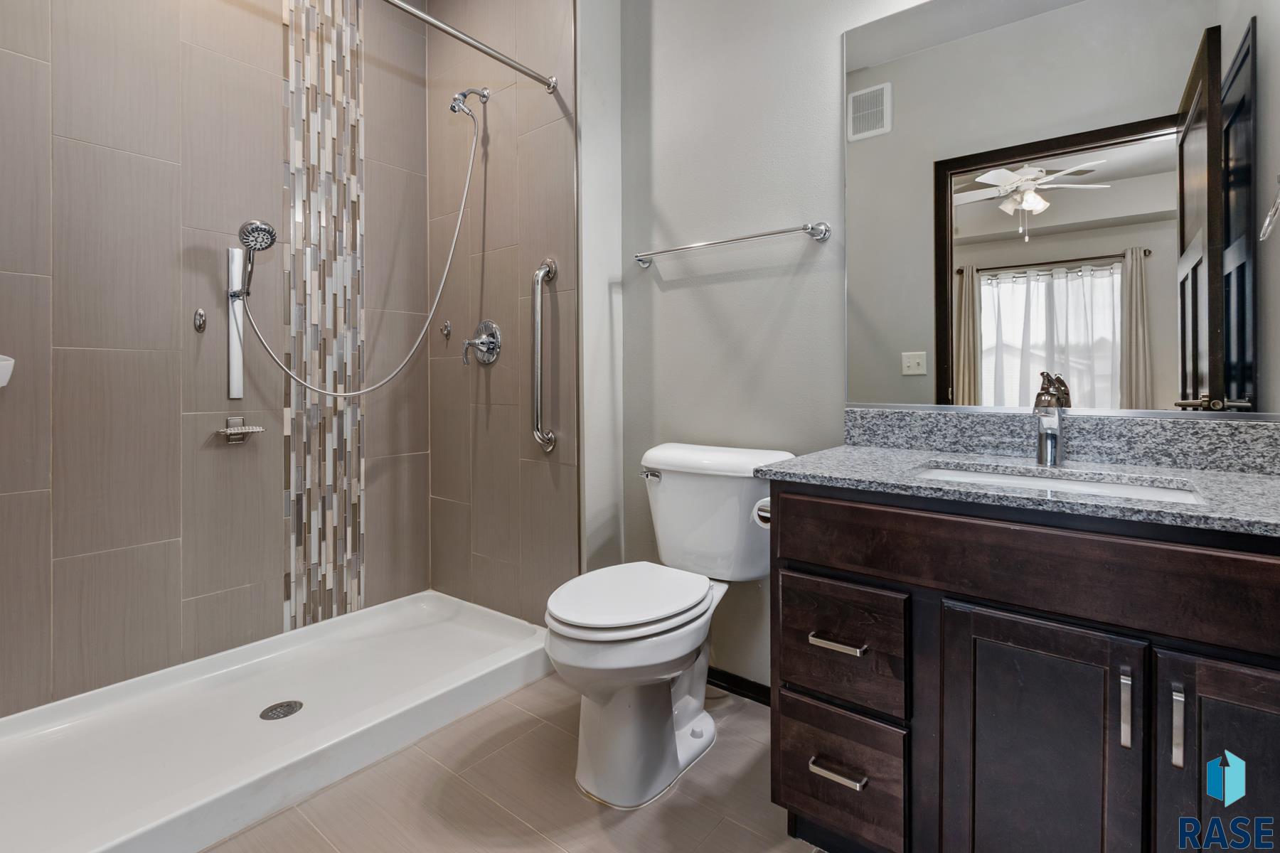 7701 S Townsley Ave Unit: 102