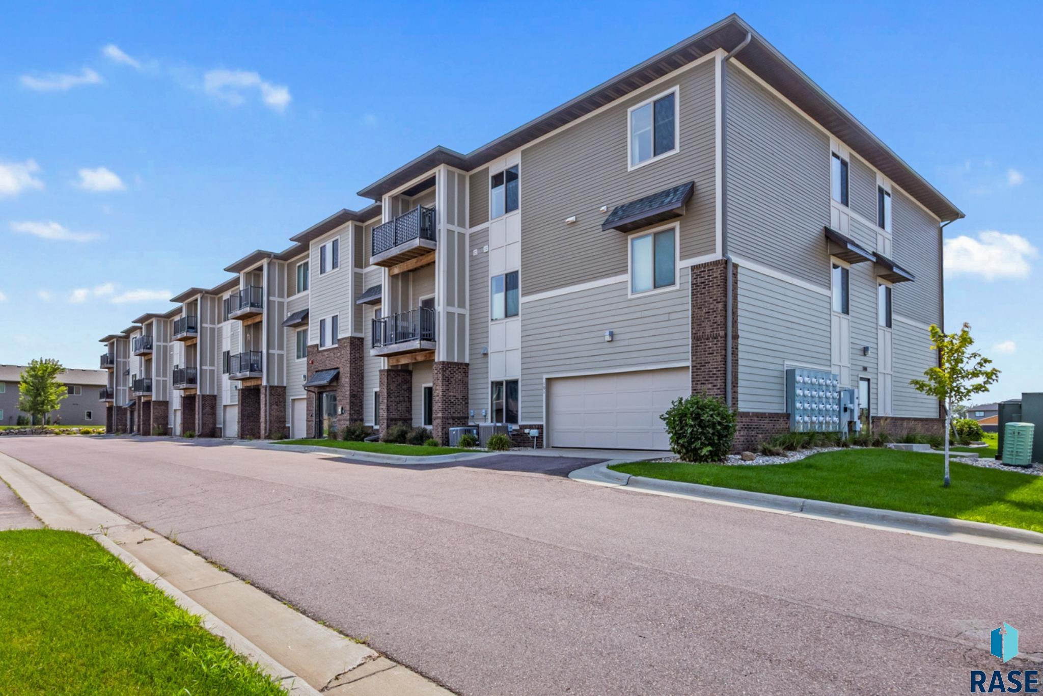 7701 S Townsley Ave Unit: 102