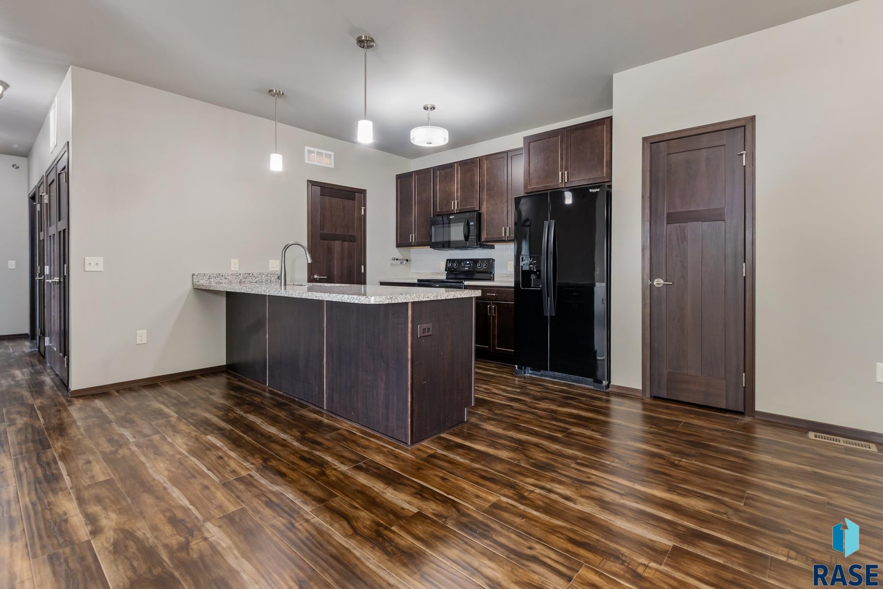 7701 S Townsley Ave Unit: 102