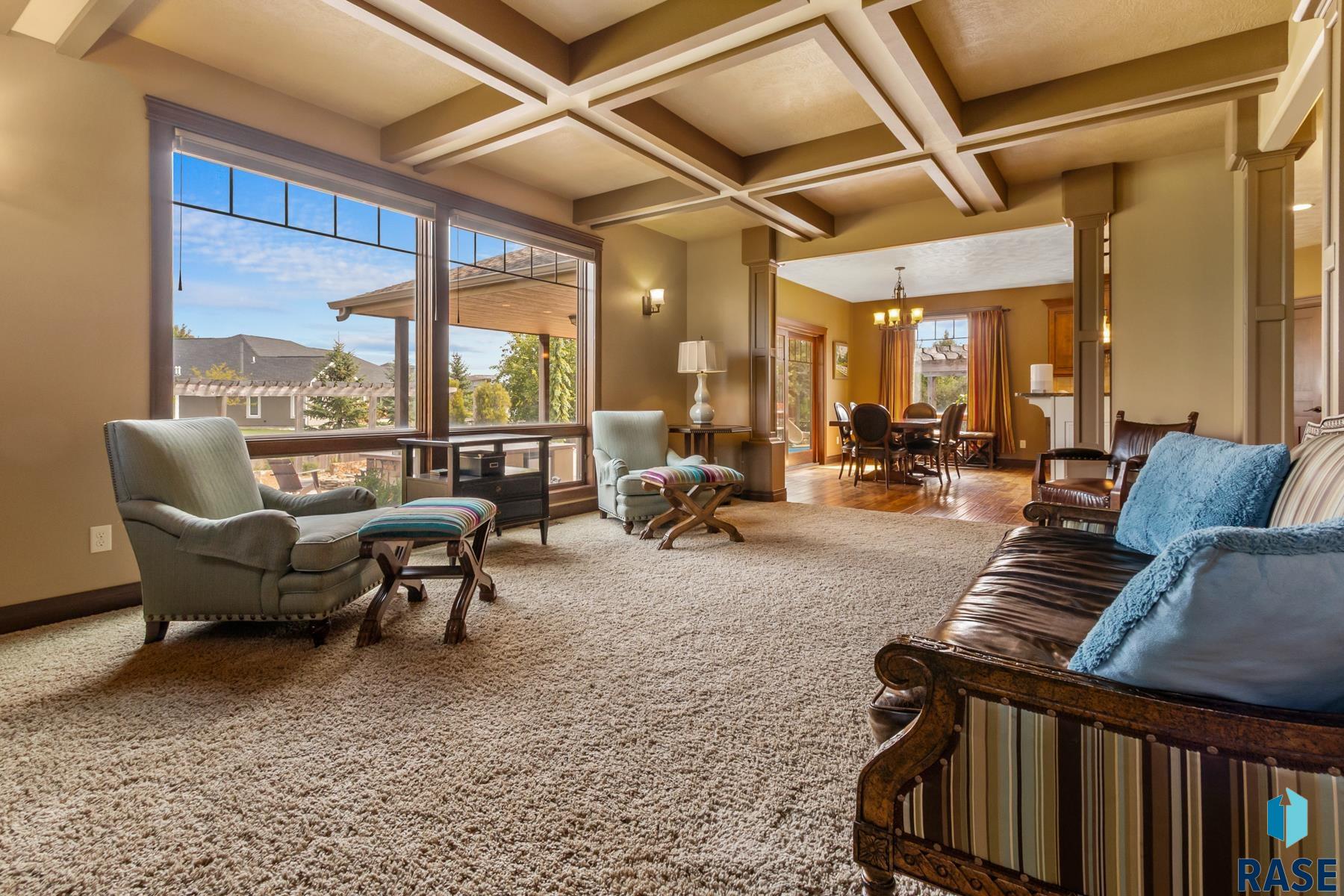 6813 E Limestone Cir