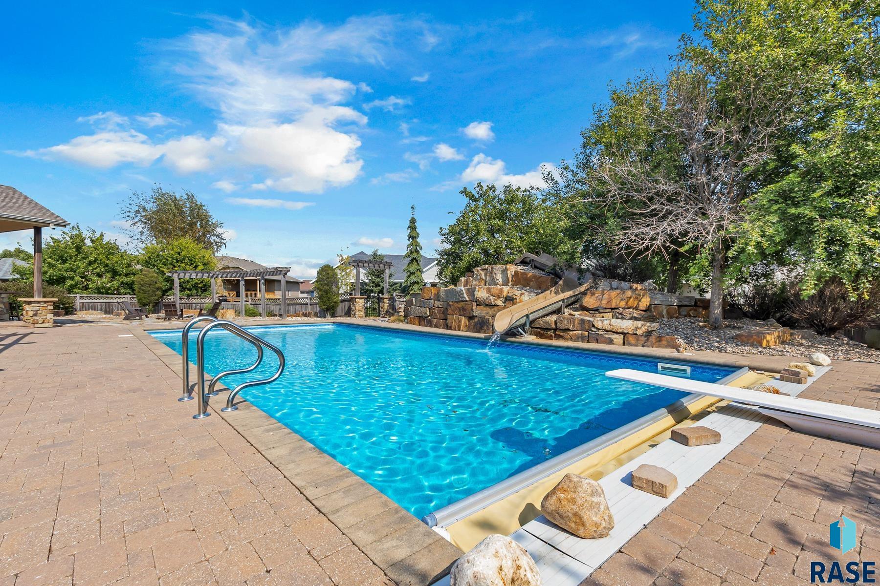 6813 E Limestone Cir