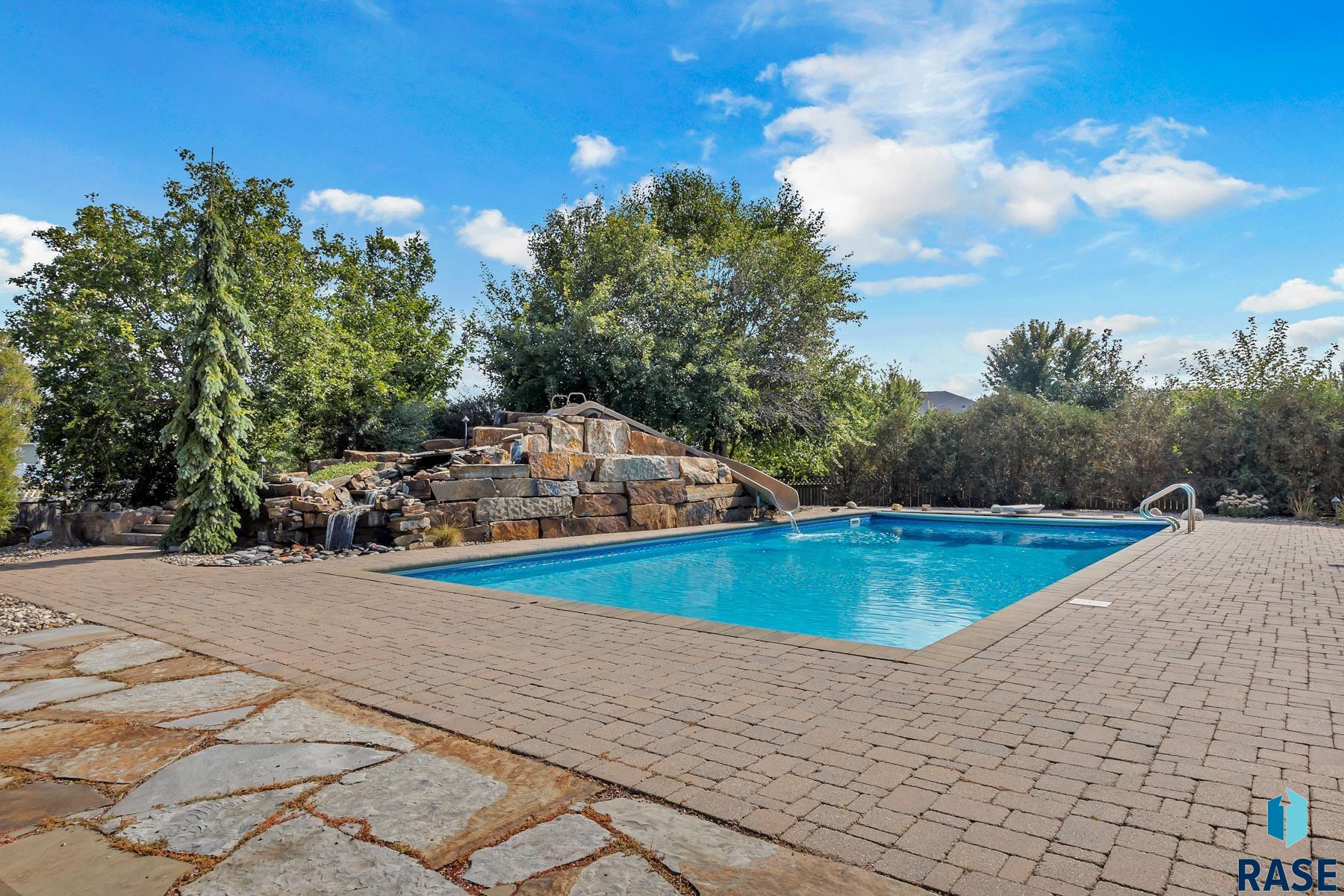 6813 E Limestone Cir