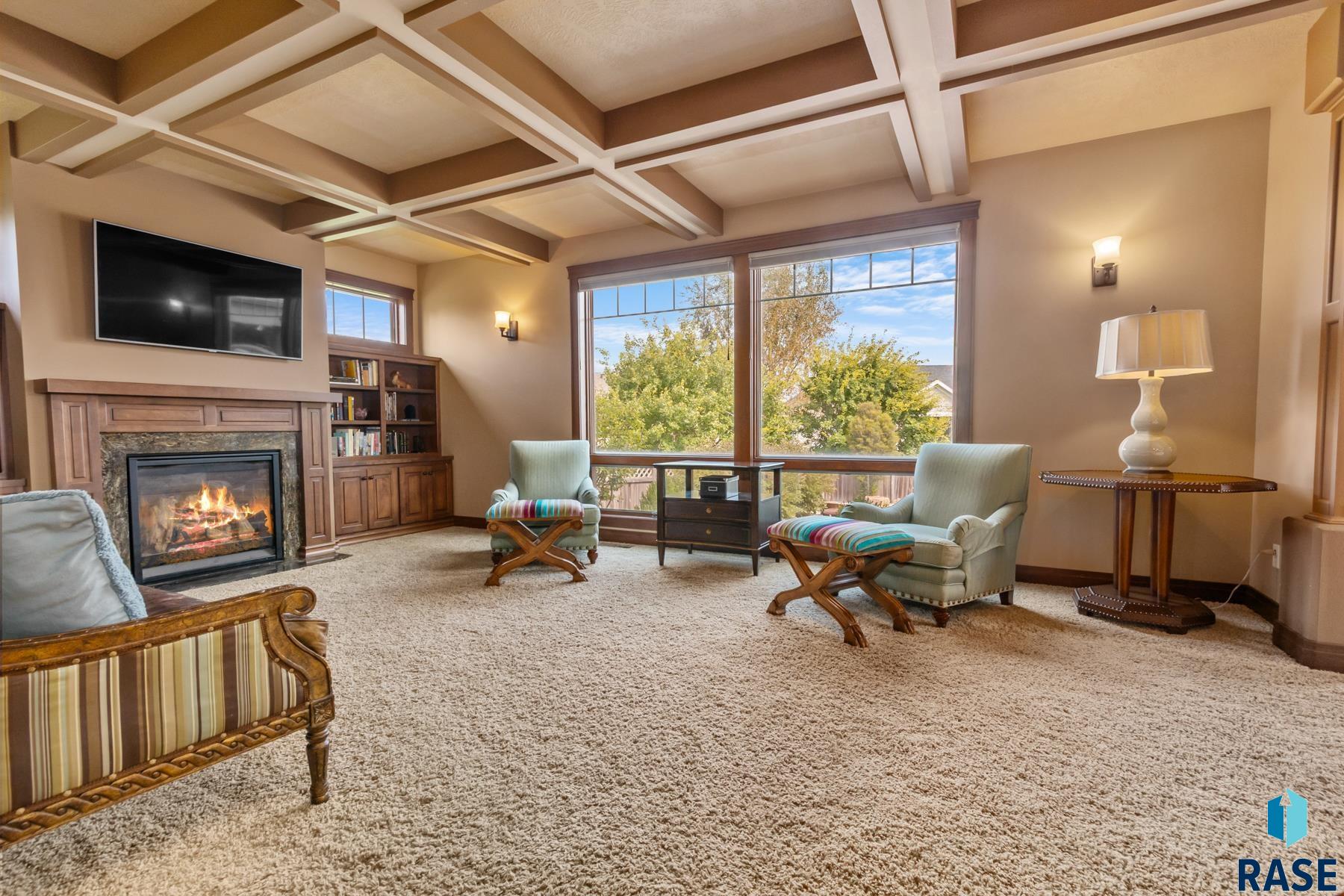 6813 E Limestone Cir