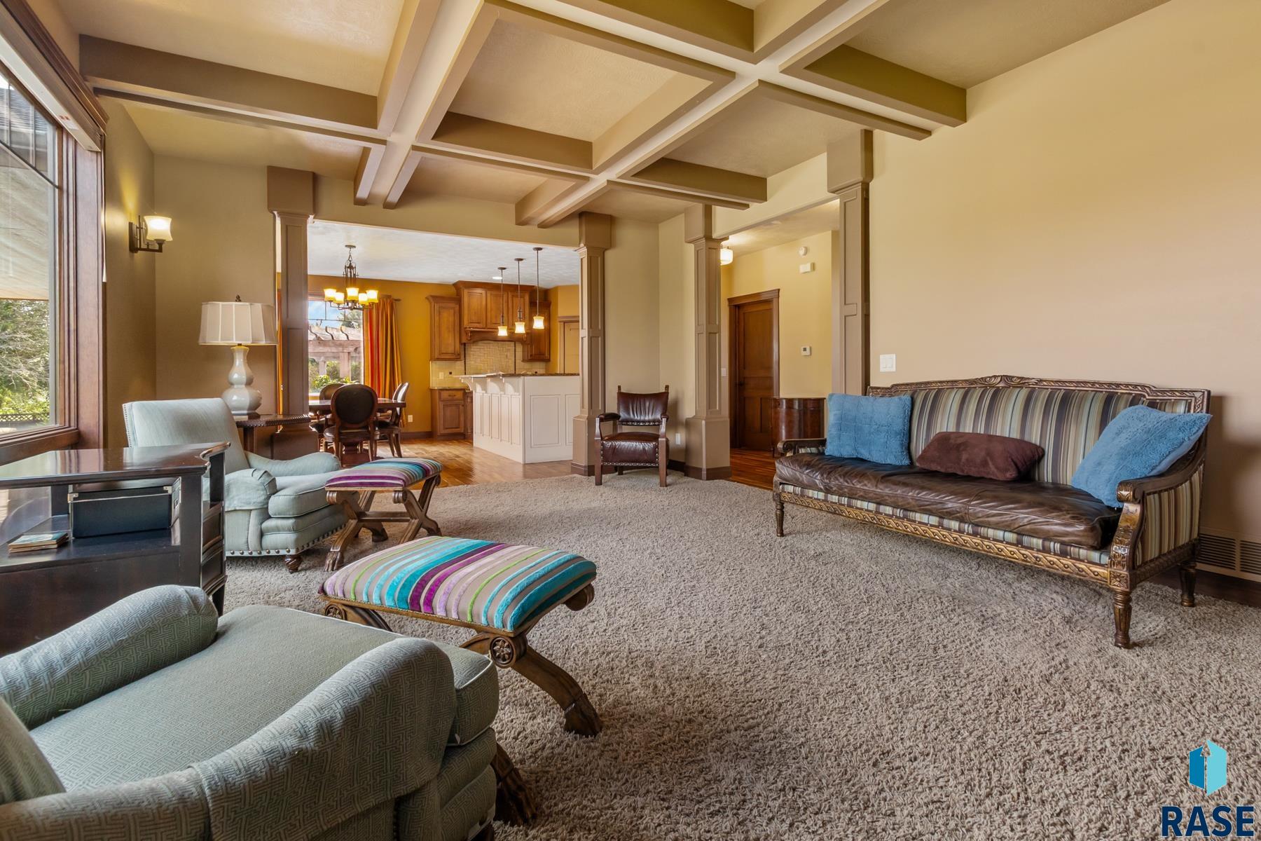 6813 E Limestone Cir