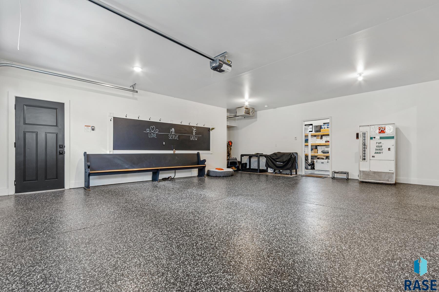 221 E 14th St