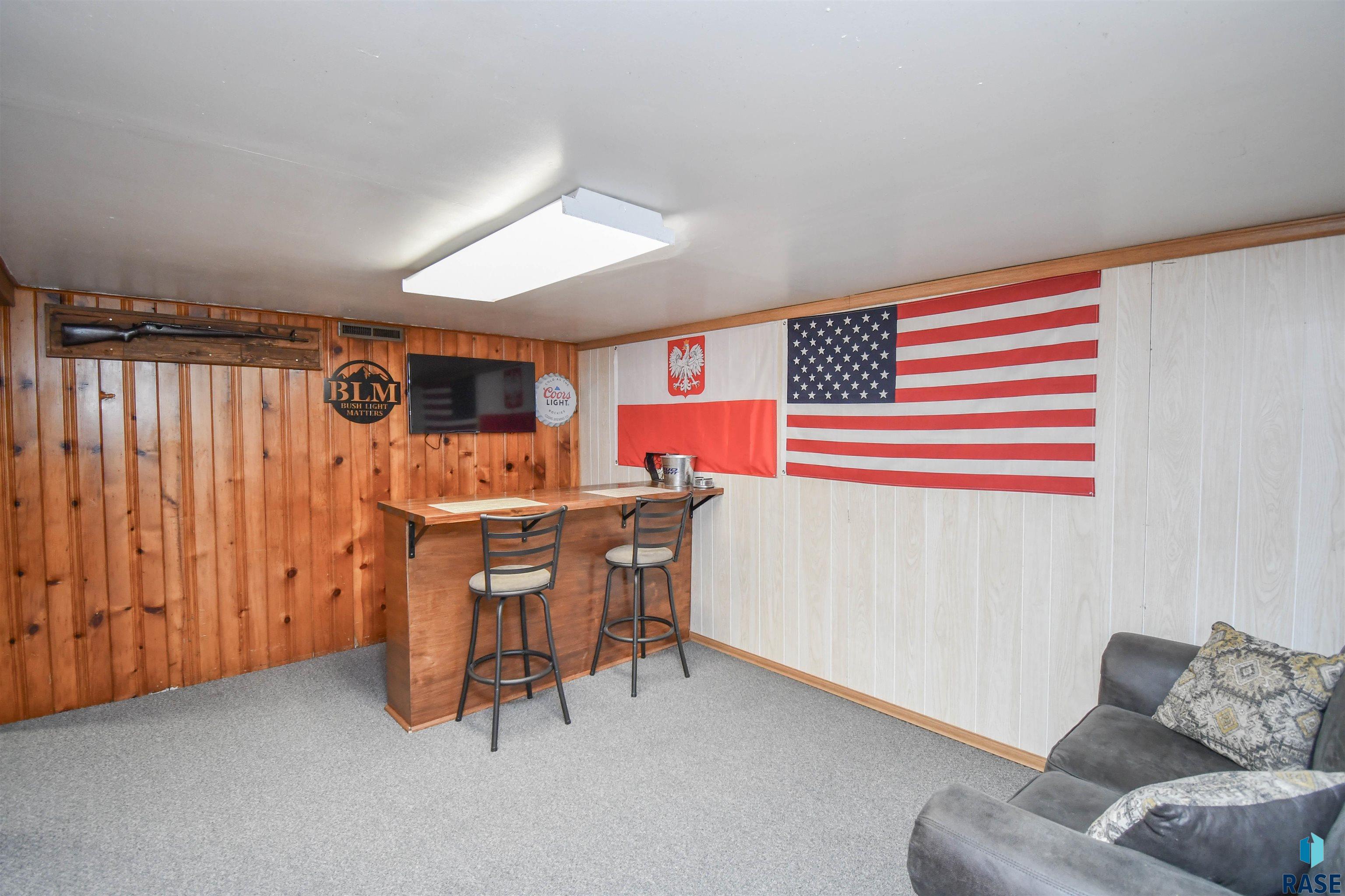 213 W 42nd St