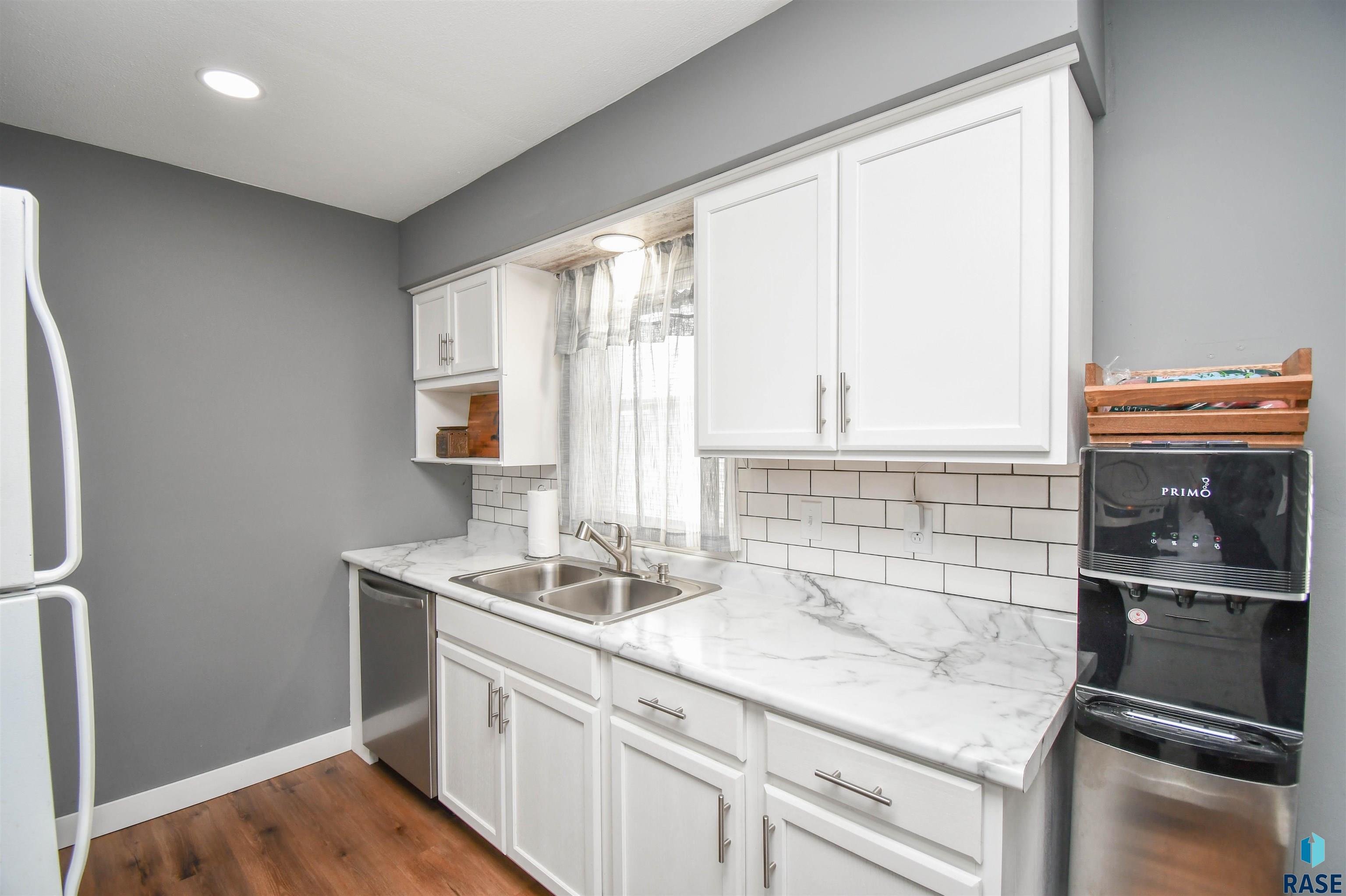 213 W 42nd St