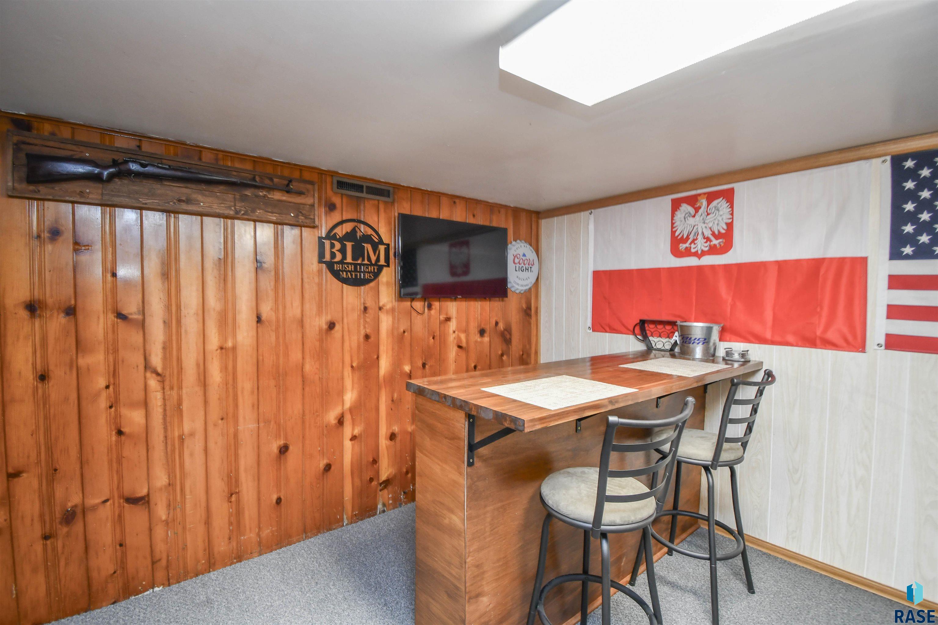213 W 42nd St