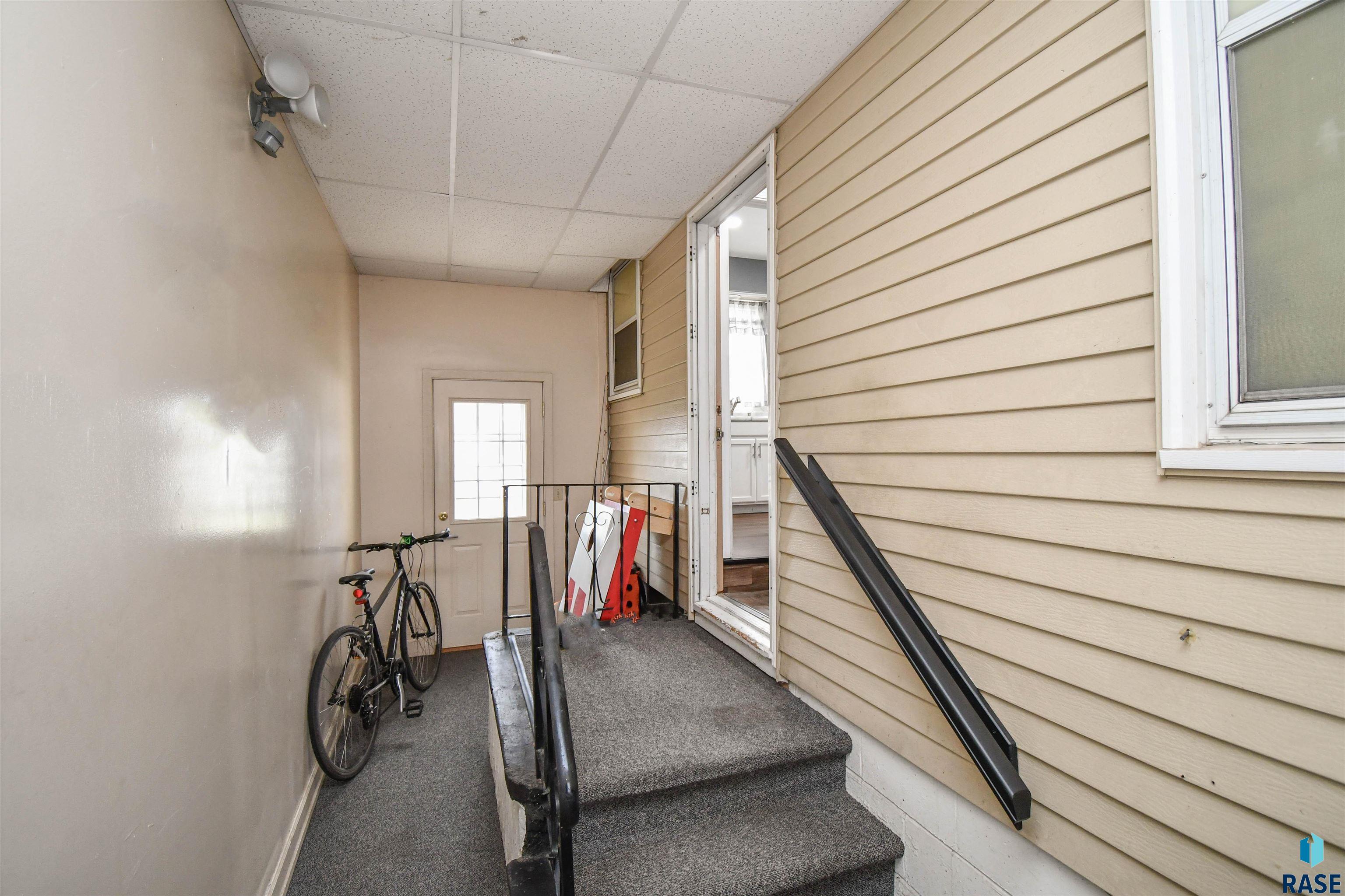 213 W 42nd St