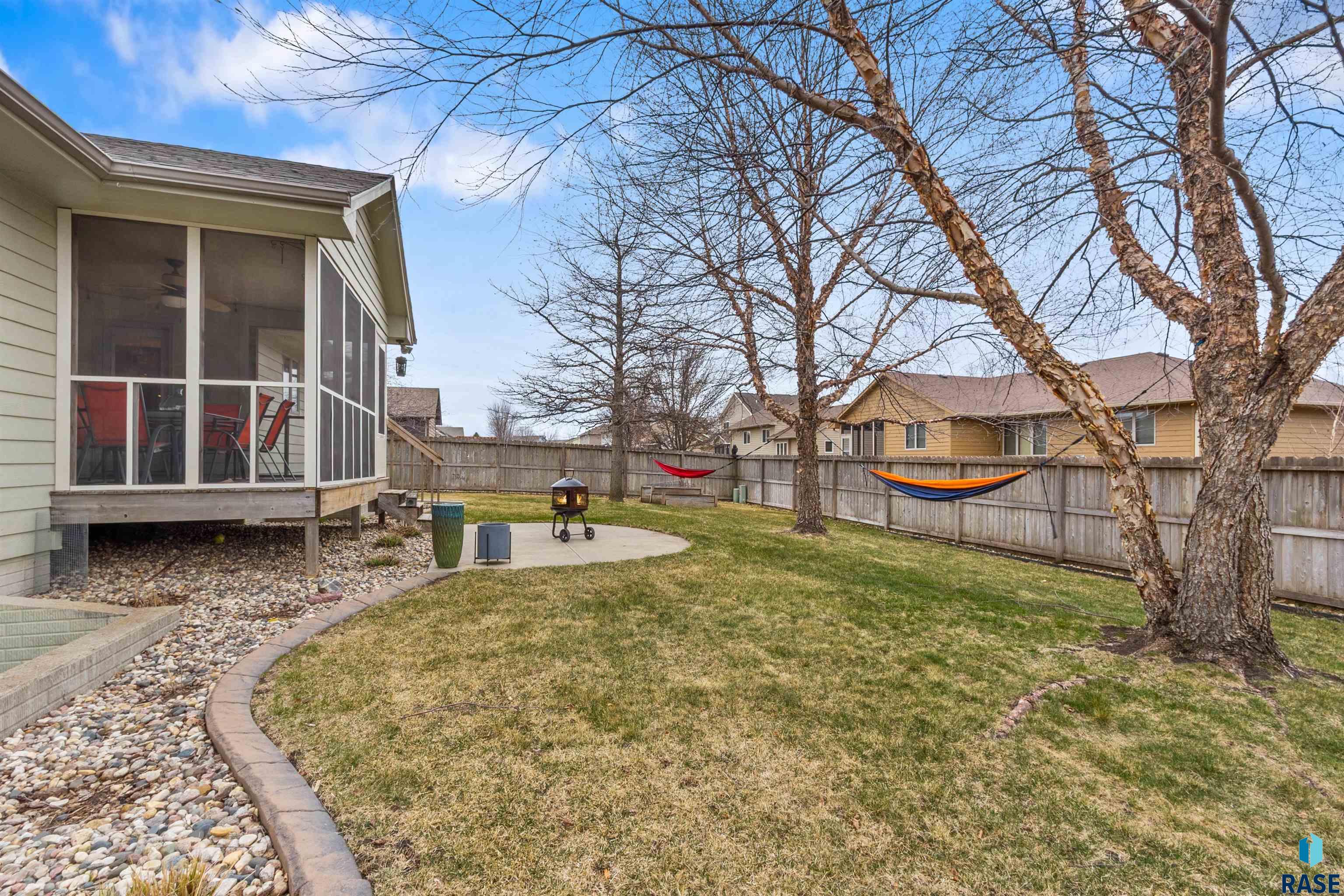 3109 S Groveland Dr