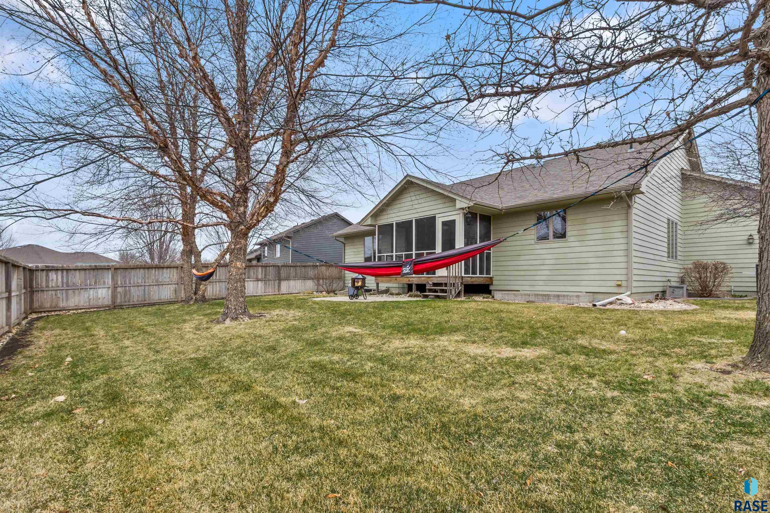 3109 S Groveland Dr
