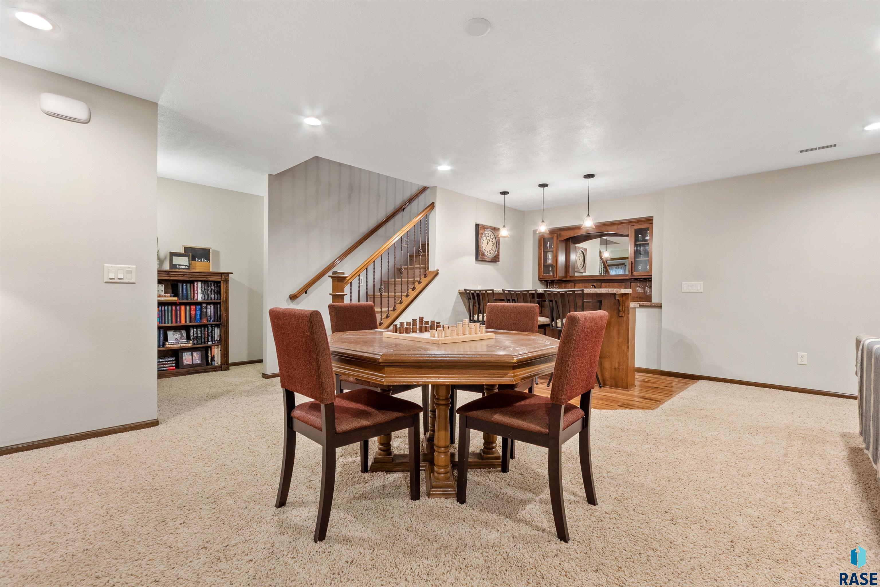 3109 S Groveland Dr